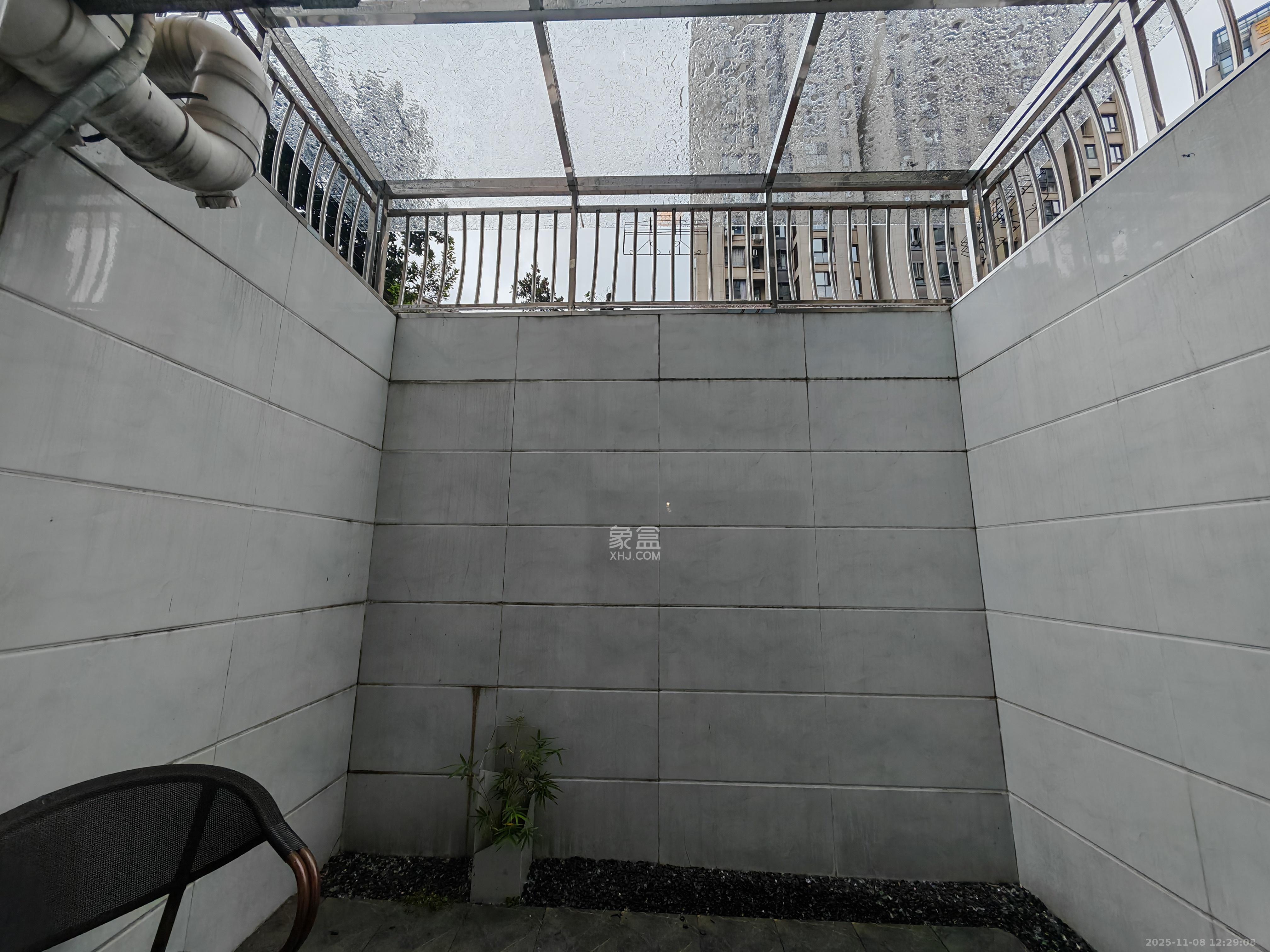 金茂梅溪湖  2室2厅1卫    1800.0元/月室内图