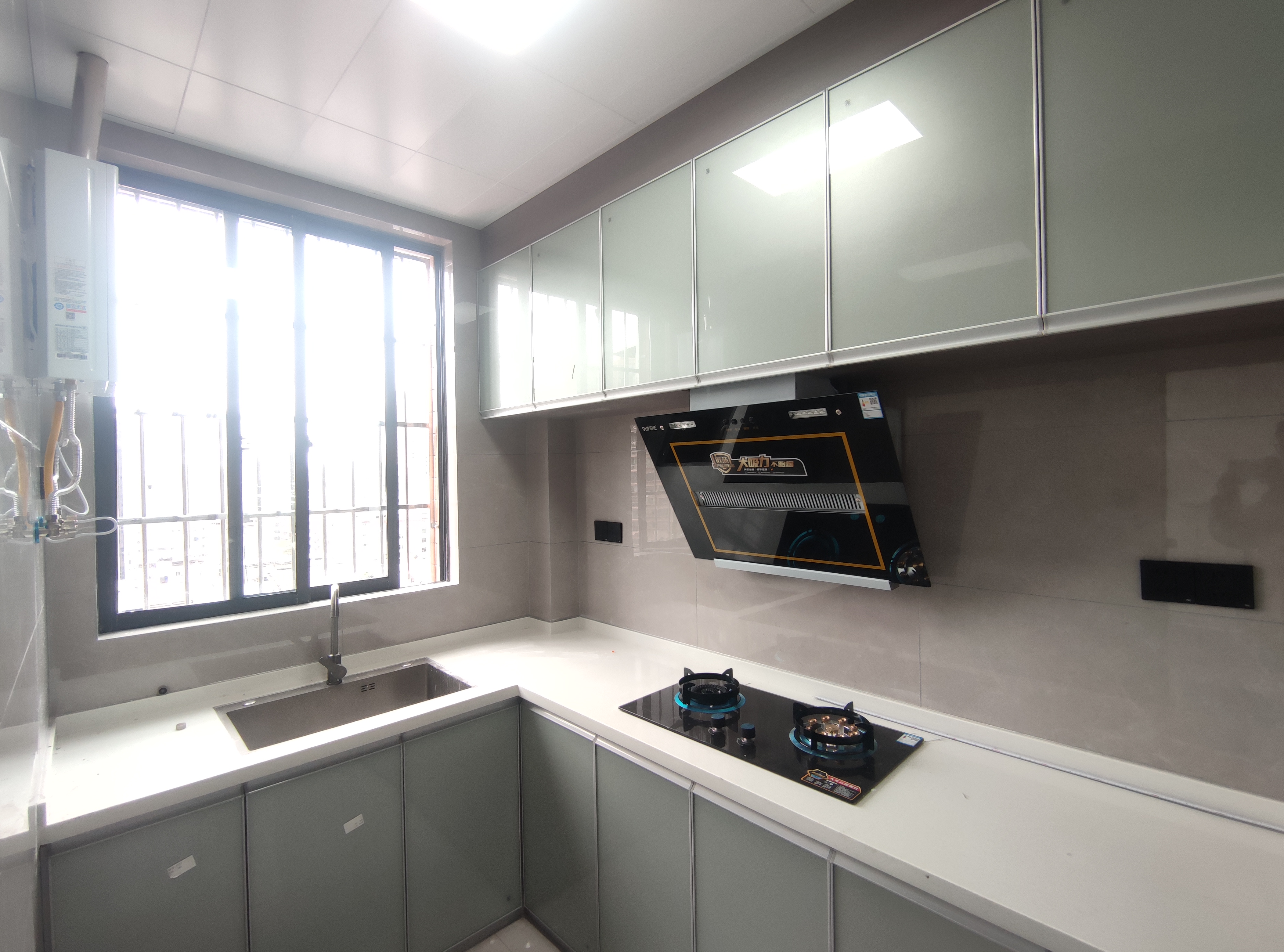 西合路（红湘段）安置房  1室1厅1卫    1300.0元/月室内图