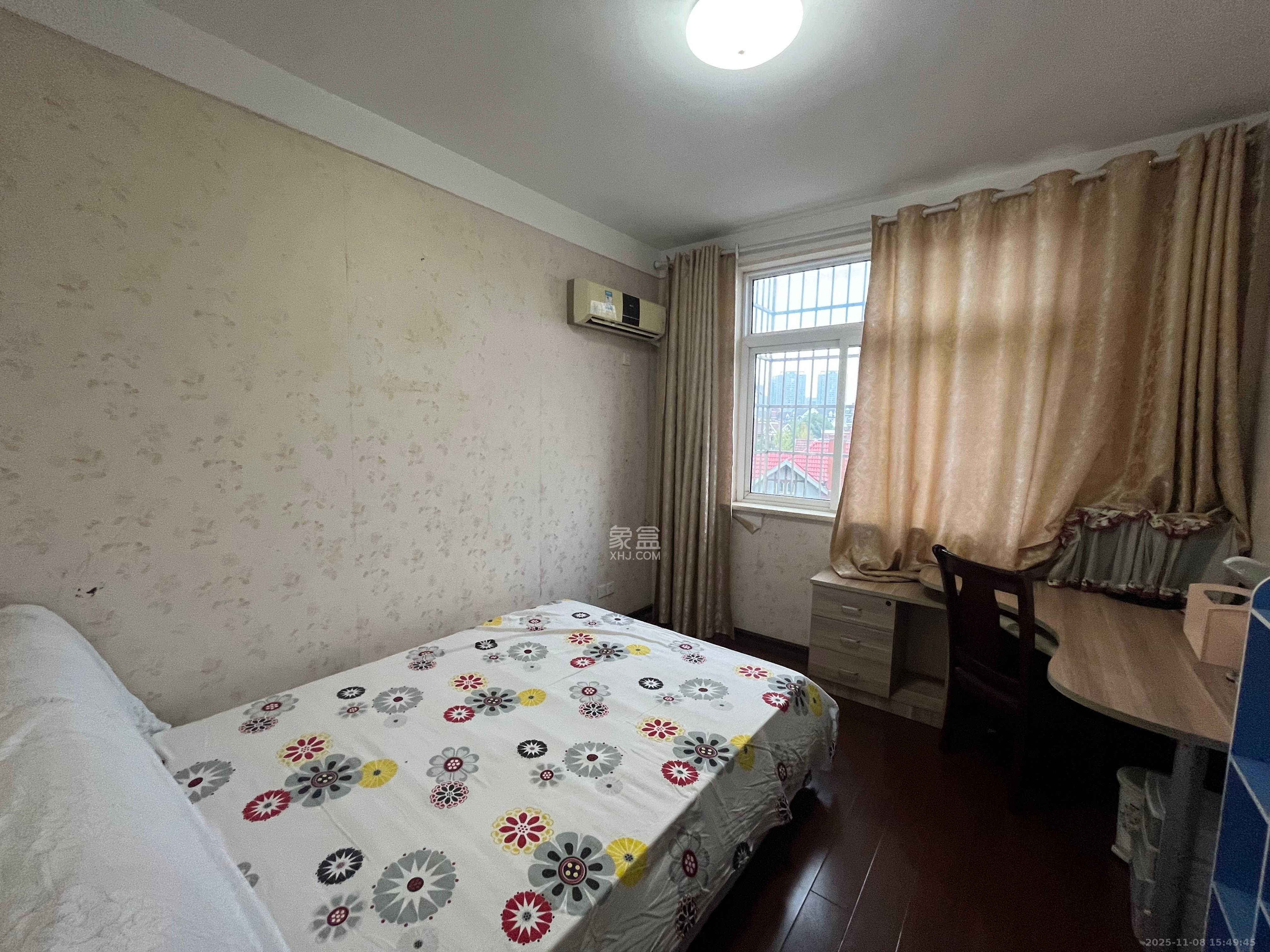 山水英伦  3室2厅1卫    2000.0元/月室内图