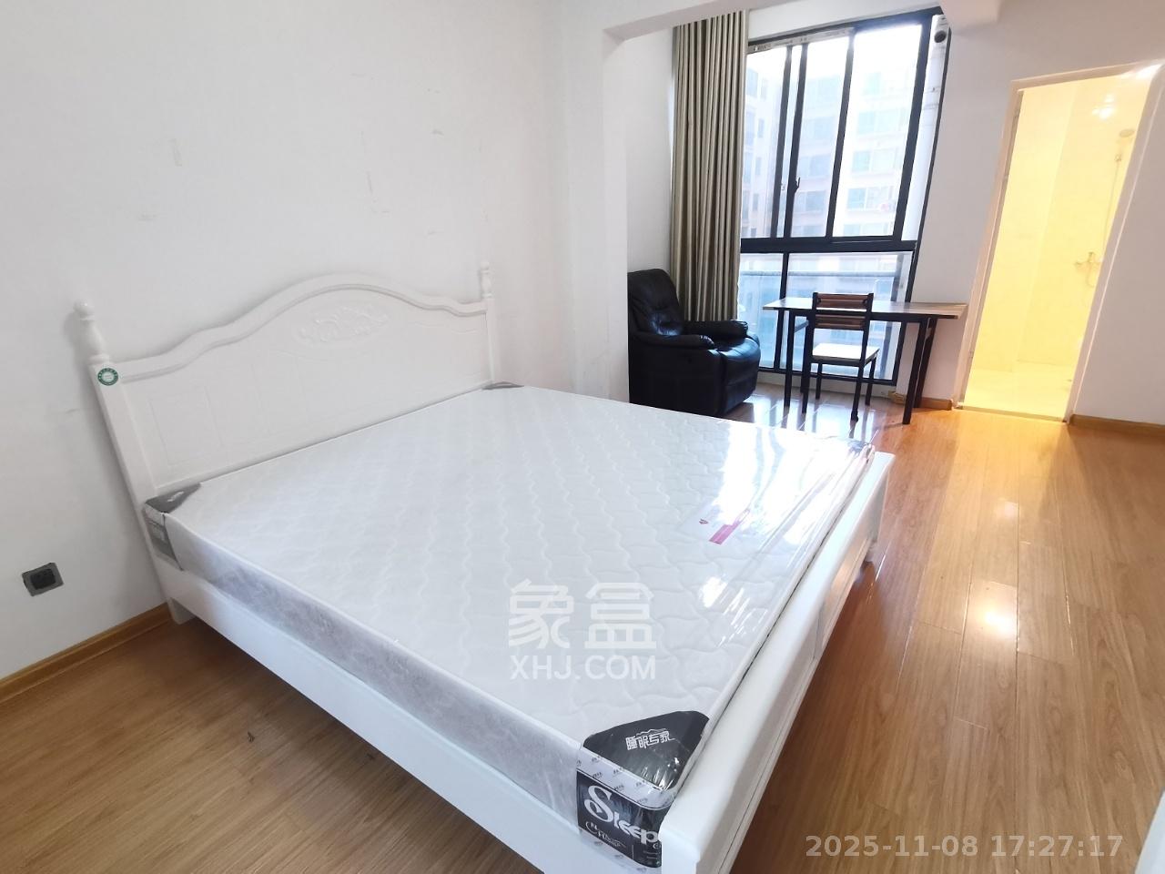 兴威帕克水岸  3室2厅2卫    2400.0元/月室内图