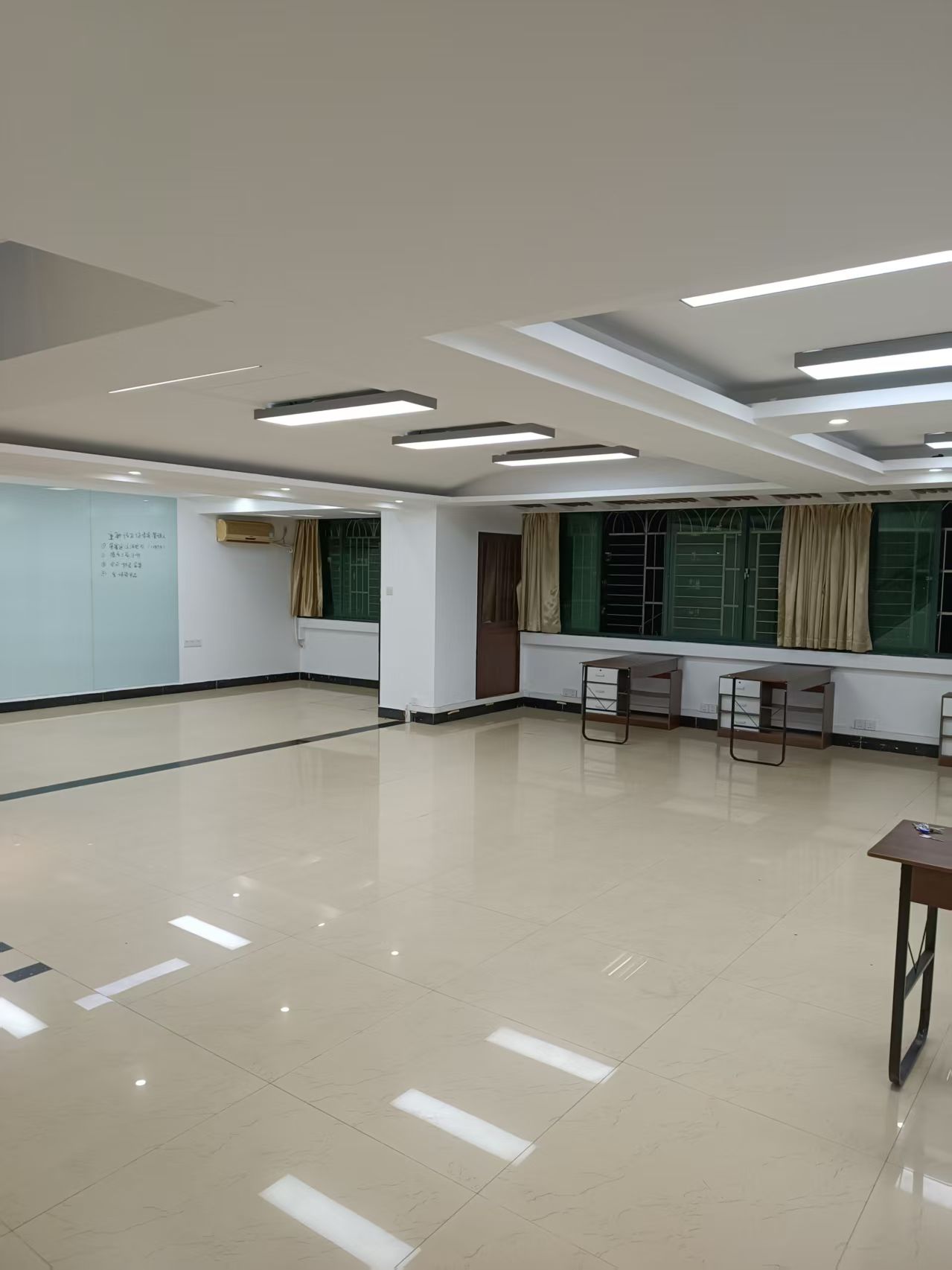 新达商务大厦   222.11㎡      6800.0元/月室内图