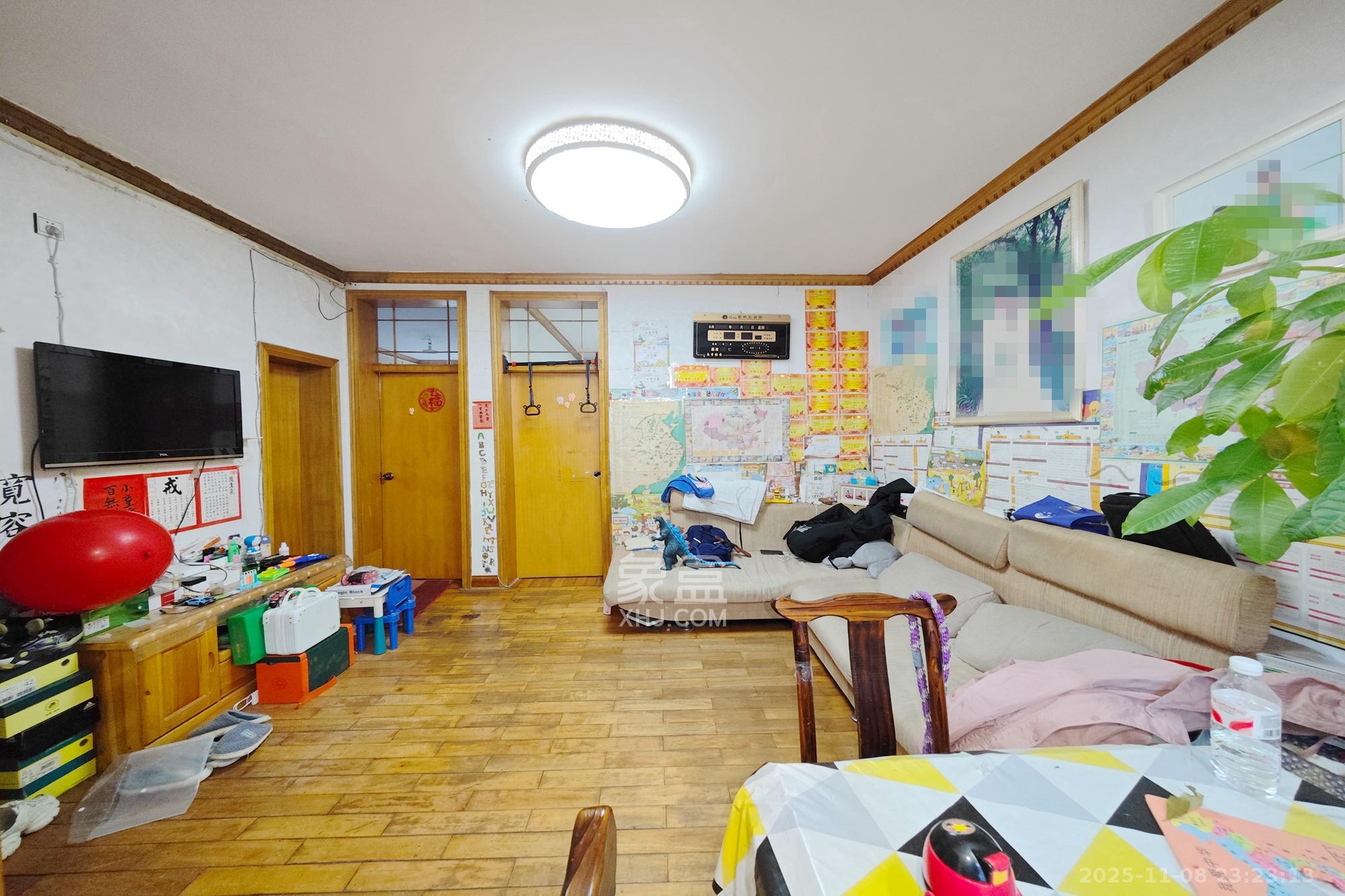 金科园 2室1厅1卫 42.0万 金科园 2室1厅1卫 42.0万客厅