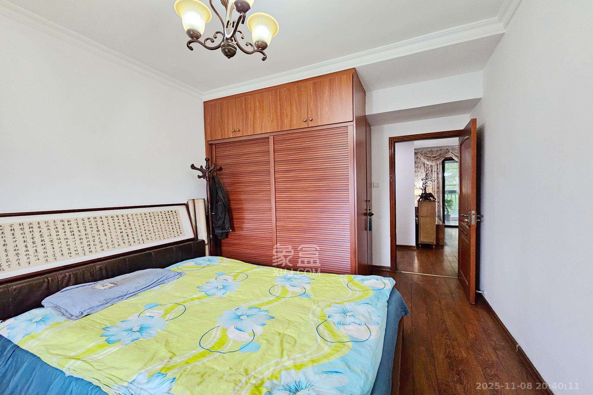 三江花中城  2室2厅1卫    88.0万卧室