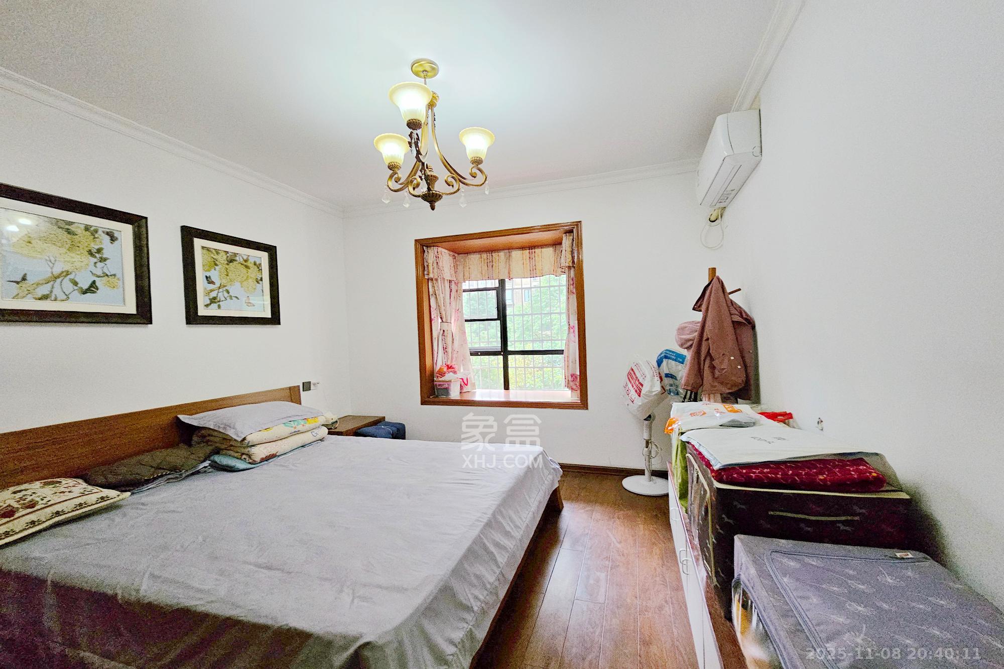 三江花中城  2室2厅1卫    88.0万卧室