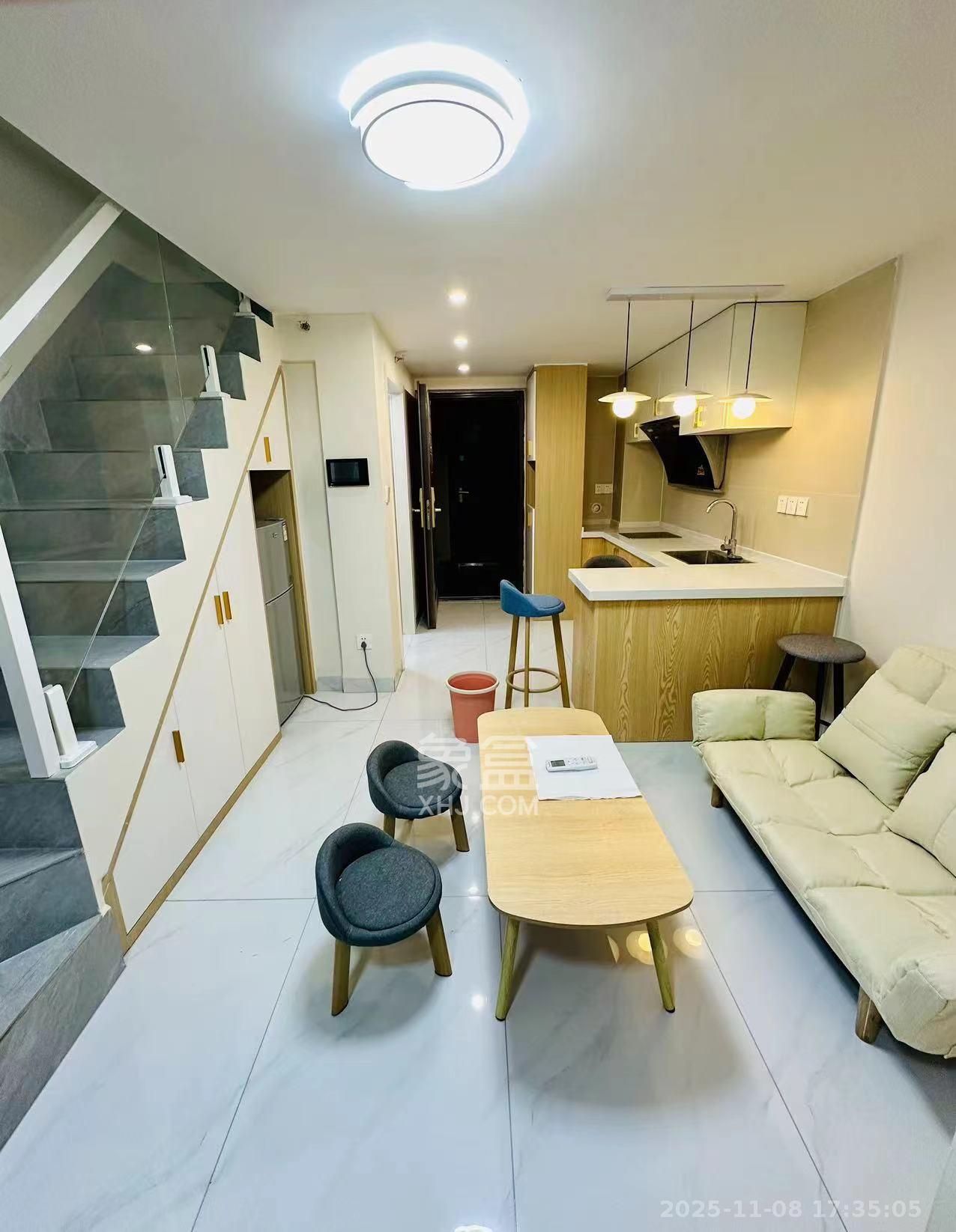 万科金色梦想A区  1室1厅1卫    2000.0元/月室内图1