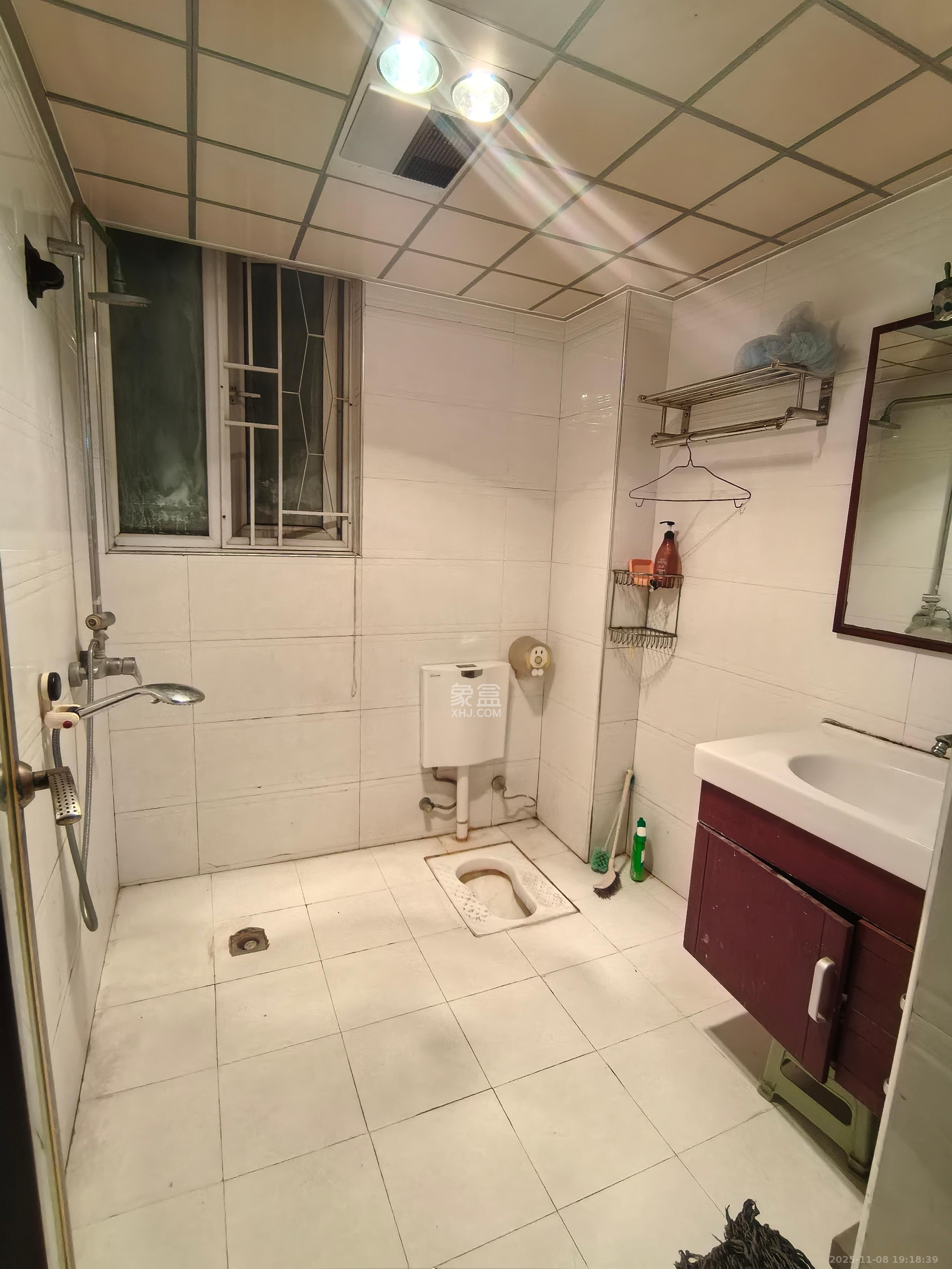 中房F联邦  2室2厅1卫    1800.0元/月室内图