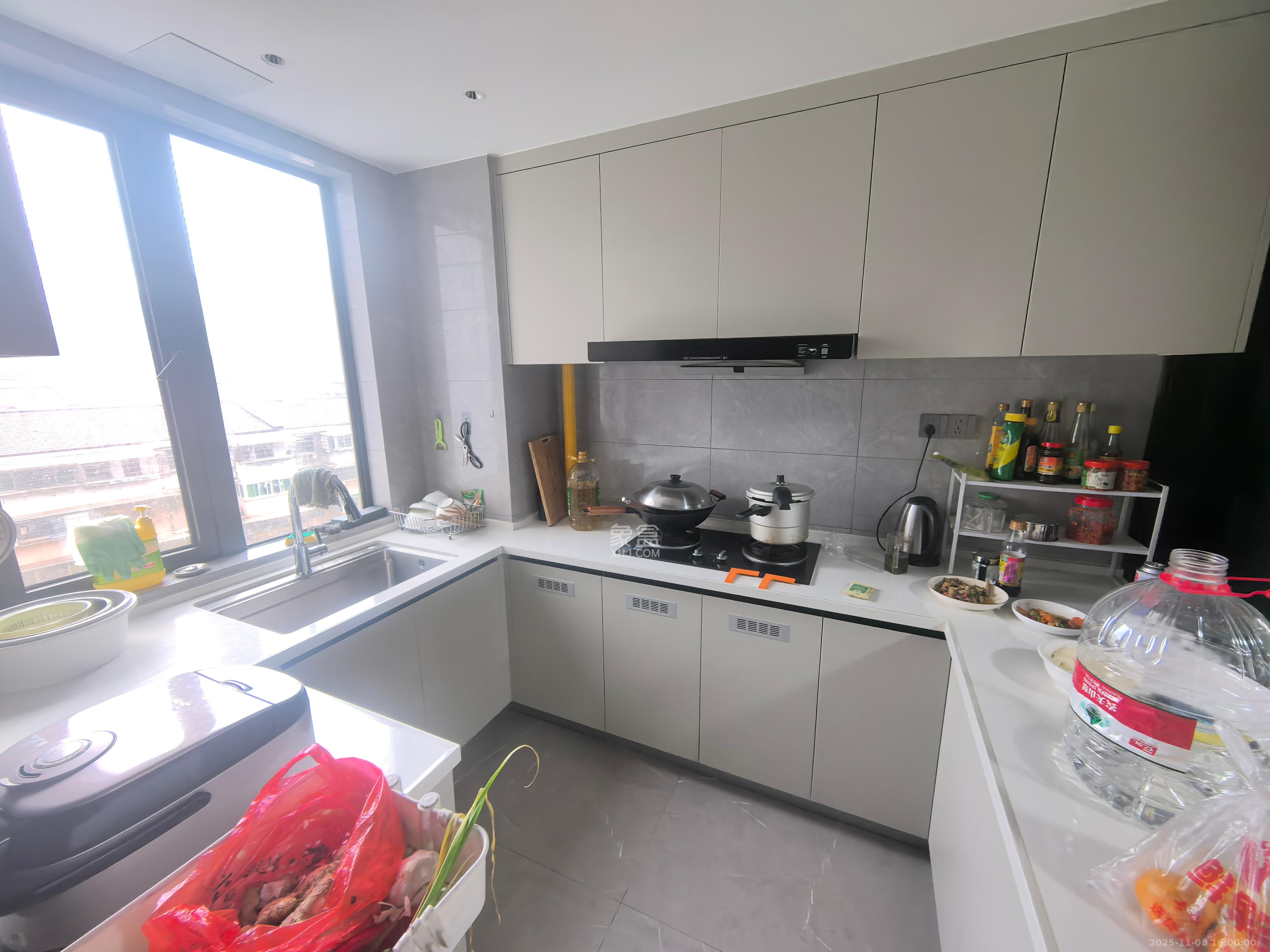 金地峯范  4室2厅2卫    4300.0元/月室内图