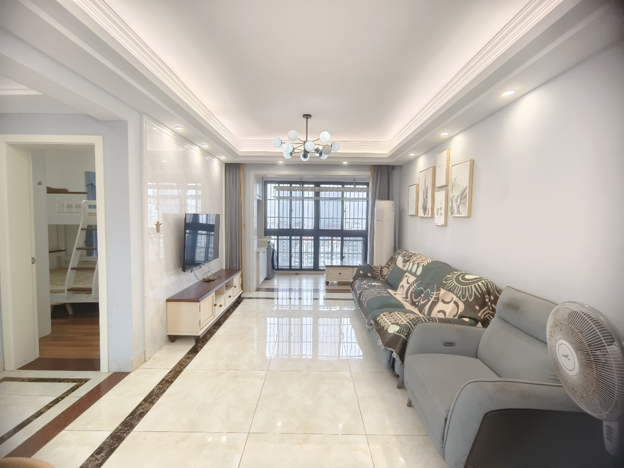 海岸银座花园  2室2厅1卫    2500.0元/月室内图