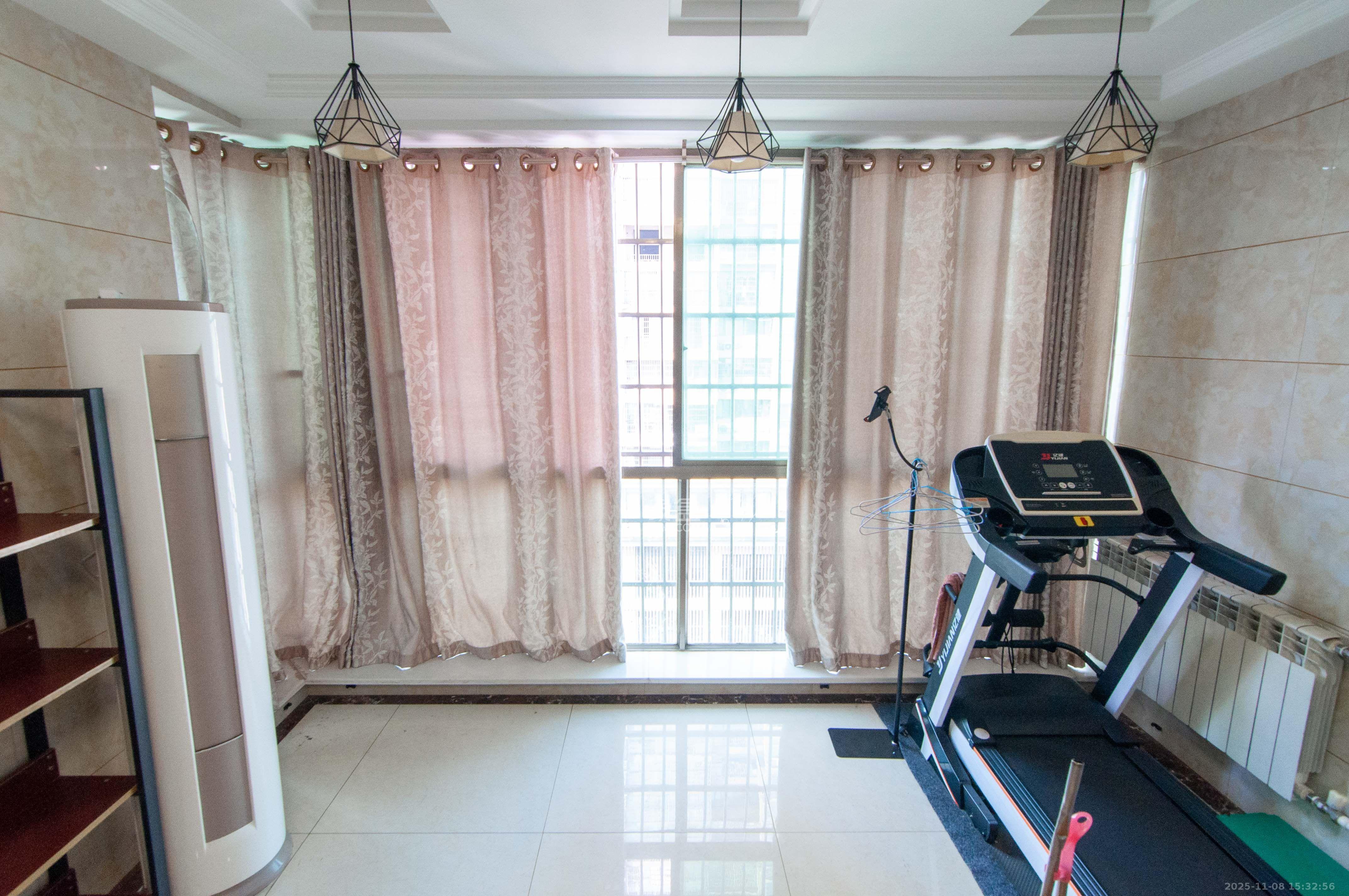 麓谷燕园(燕山公寓) 2室2厅1卫 2200.0元/月 麓谷燕园(燕山公寓) 2室2厅1卫 2200.0元/月室内图