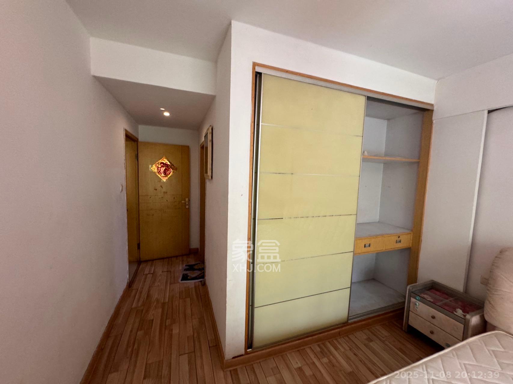 景香苑 3室2厅2卫 2200.0元/月 景香苑 3室2厅2卫 2200.0元/月室内图