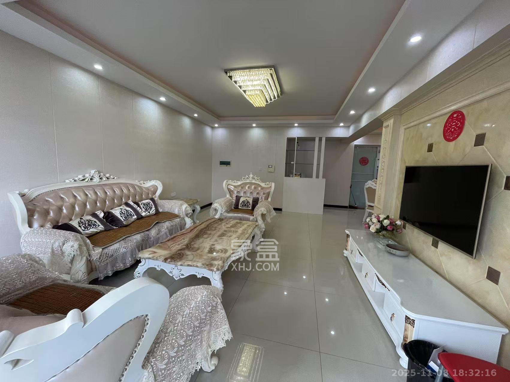 长宝1667  3室2厅2卫    4500.0元/月室内图