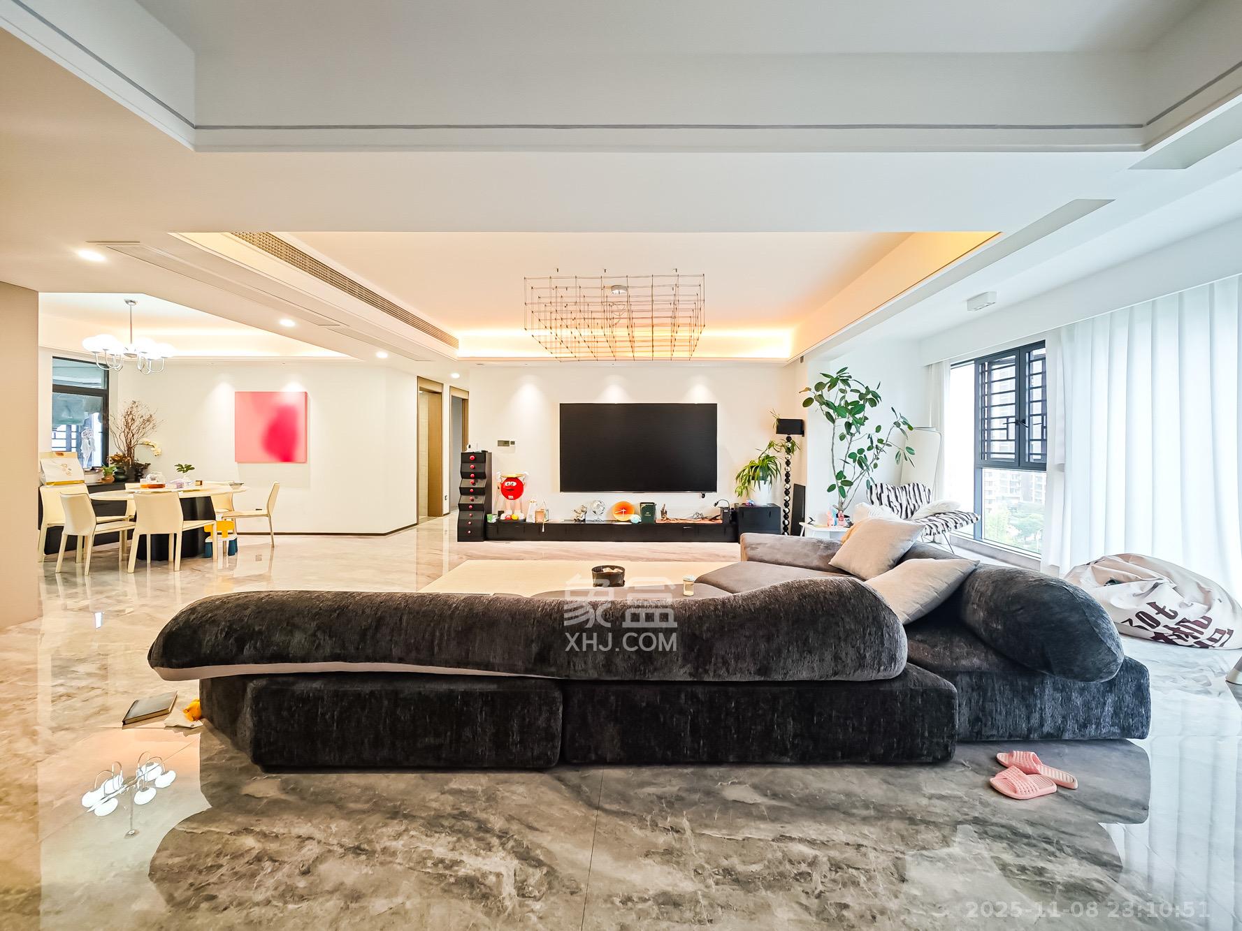 中欣楚天御府B区观澜  3室2厅1卫    9000.0元/月室内图