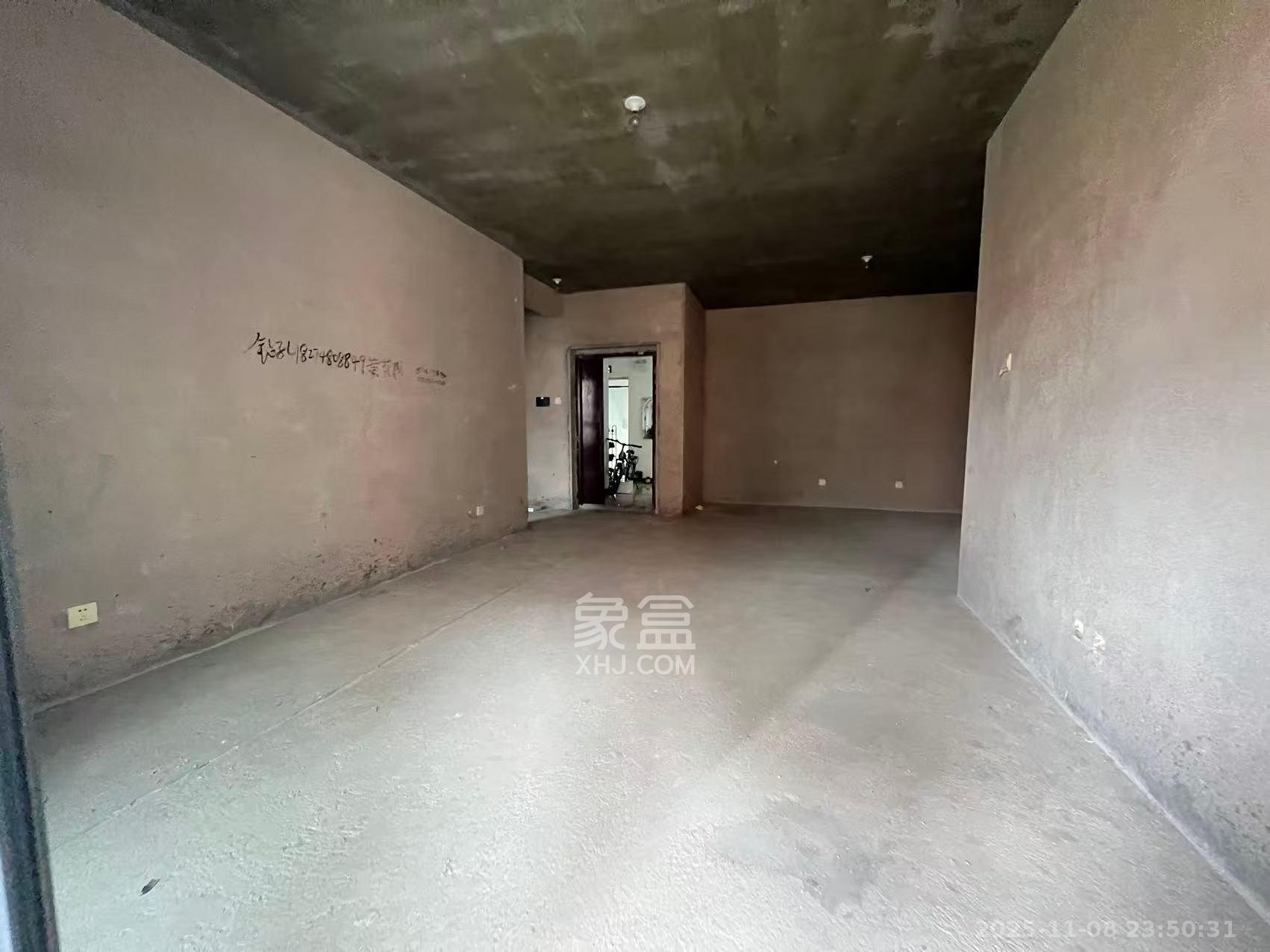 沃家苑 1室0厅0卫 58.0万 沃家苑 1室0厅0卫 58.0万客厅