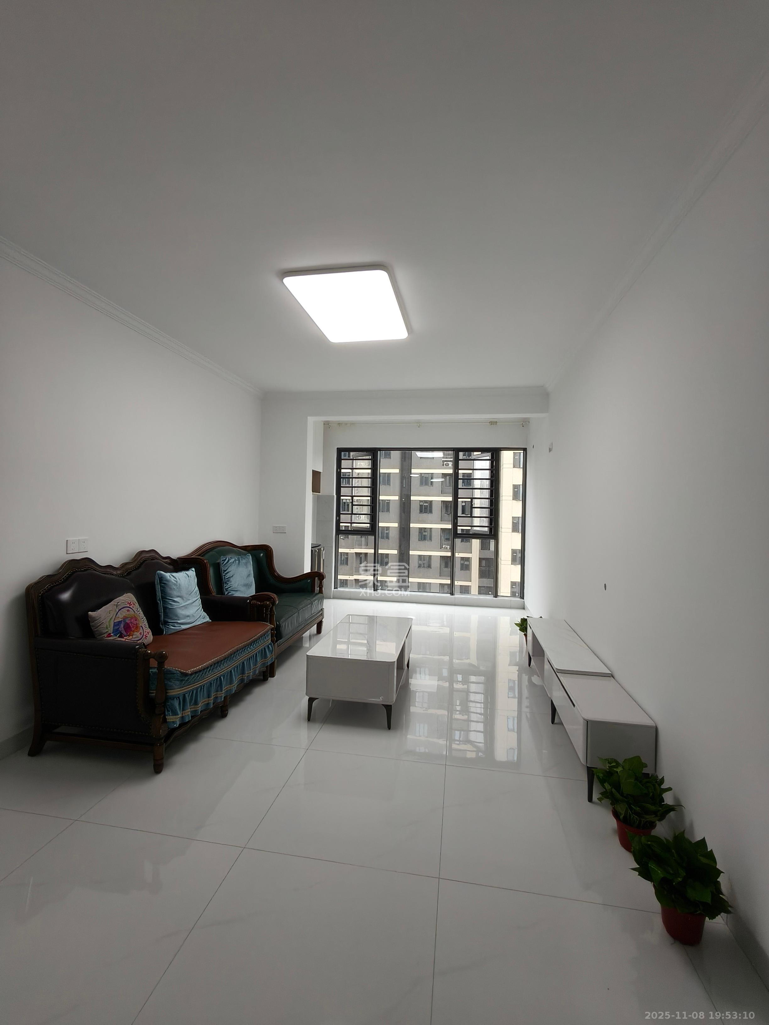 润和星河玥  3室2厅1卫    2300.0元/月