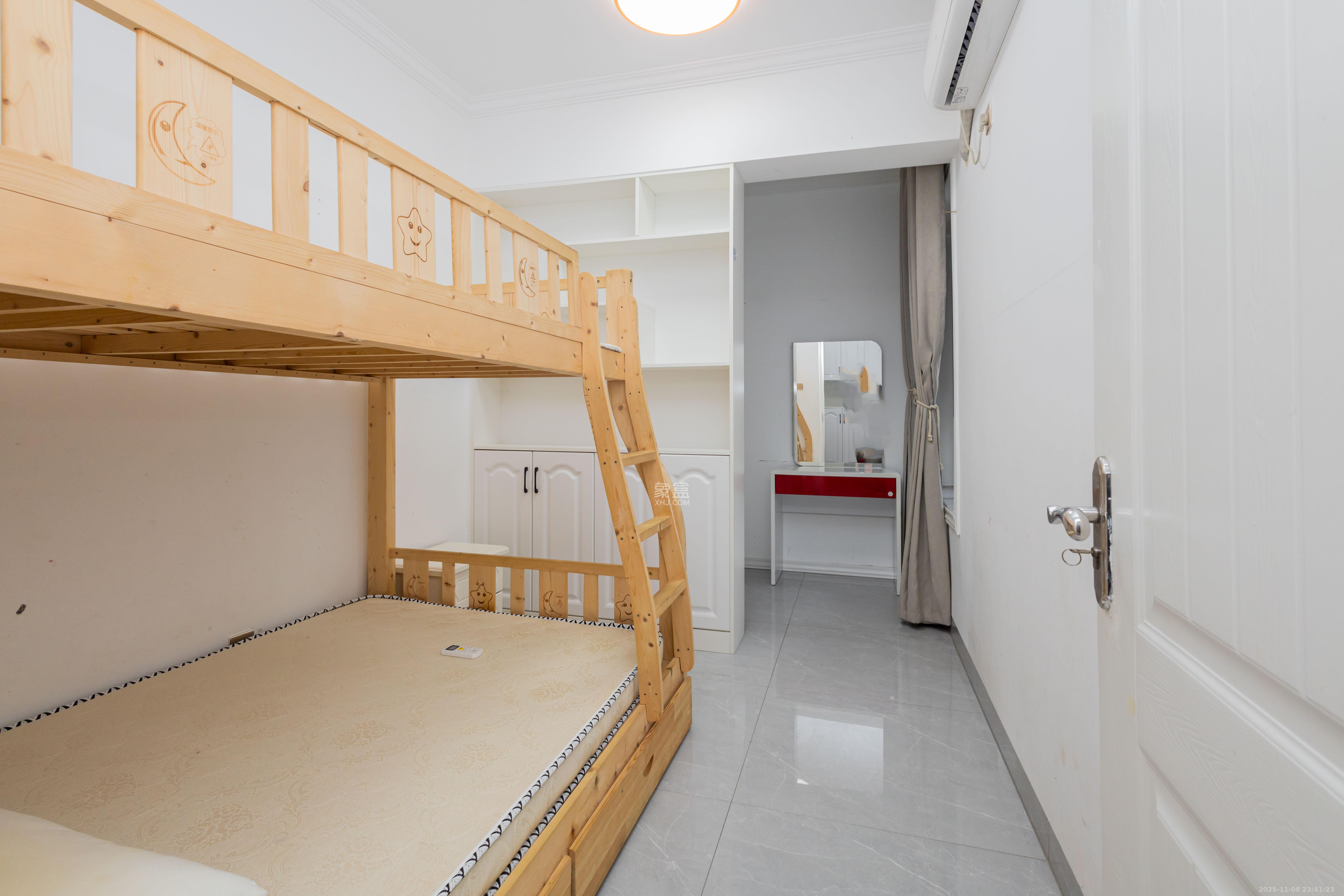 中交中央公园D4区  3室1厅1卫    91.0万卧室