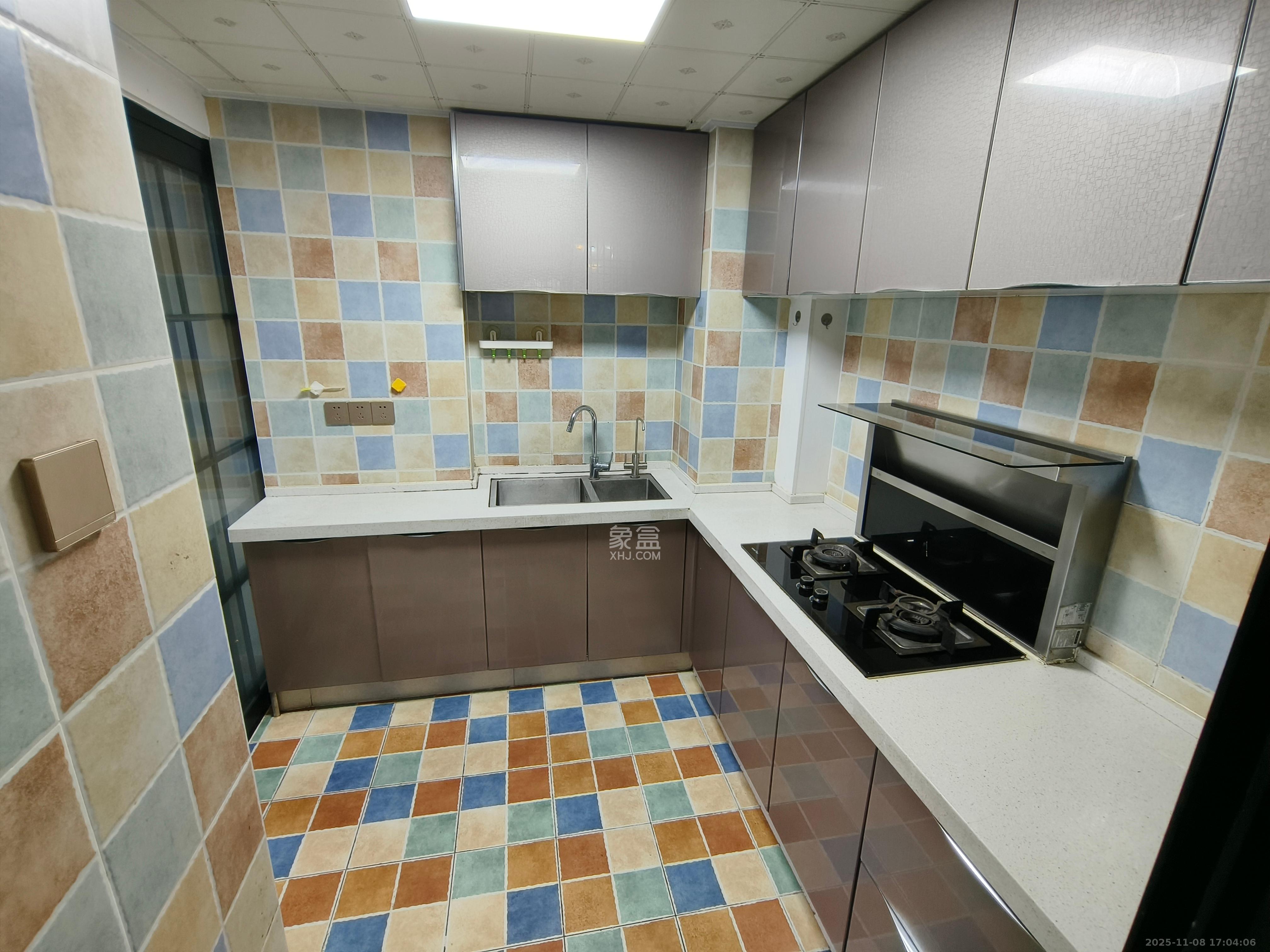 勤诚达境界城  3室2厅2卫    2600.0元/月室内图