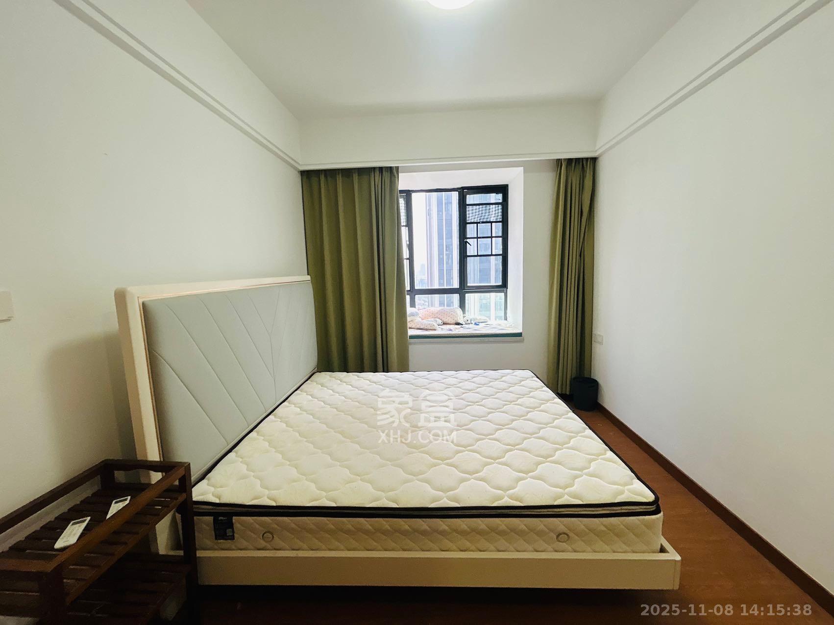 麓谷山湖郡  3室2厅2卫    2200.0元/月室内图