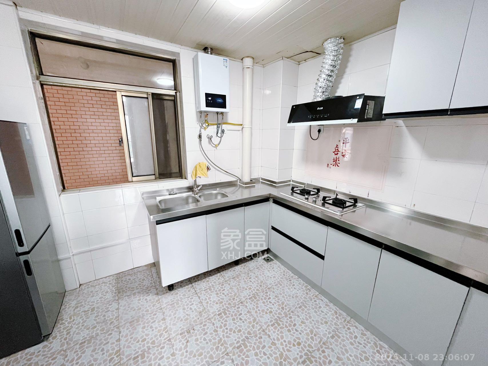 东上一品  4室2厅2卫    4100.0元/月室内图