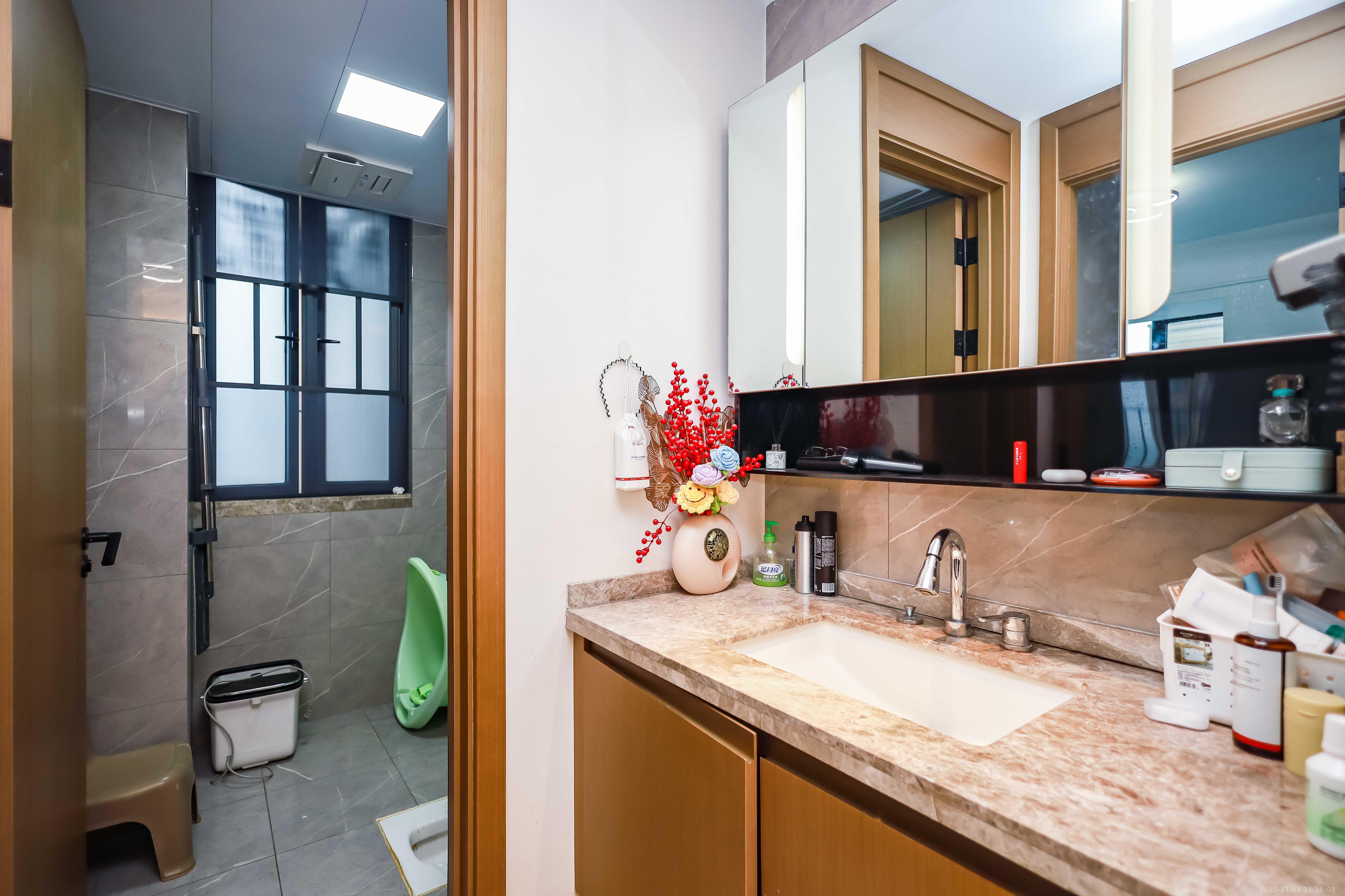 长房云西府一期  3室2厅1卫    98.8万卫生间