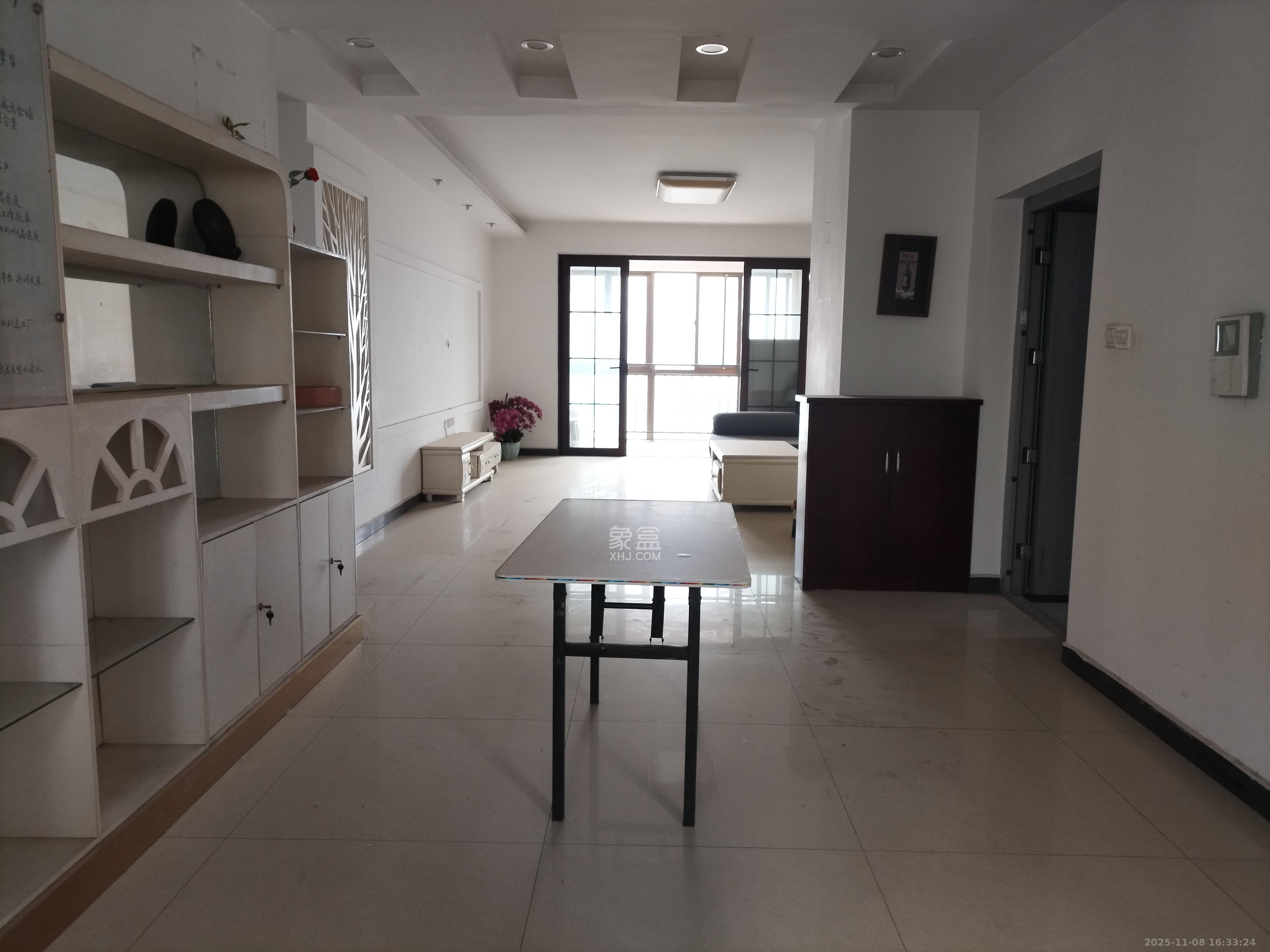 和馨佳园 4室2厅2卫 3200.0元/月 和馨佳园 4室2厅2卫 3200.0元/月室内图