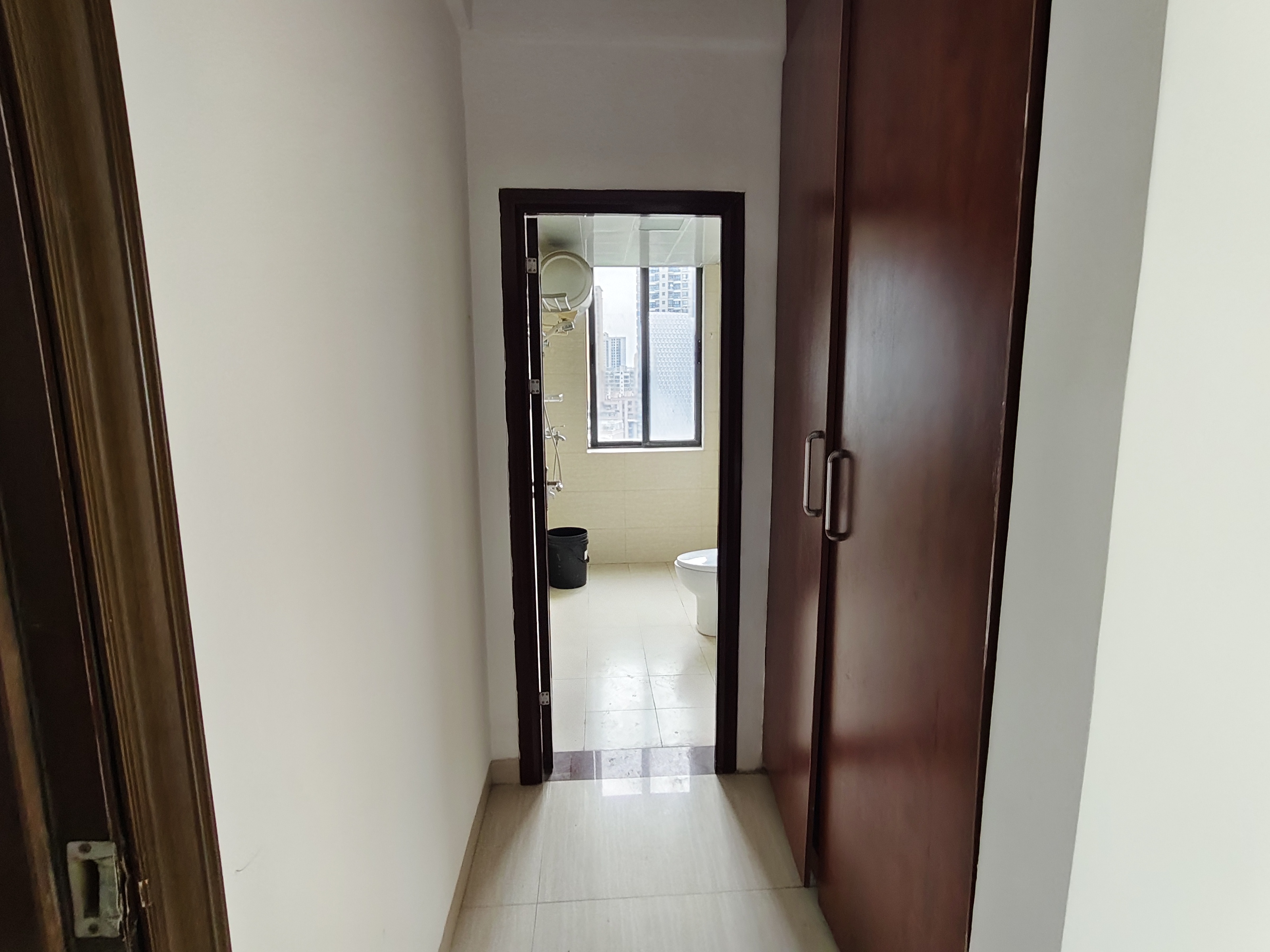 西岭华庭  3室2厅2卫    3000.0元/月室内图