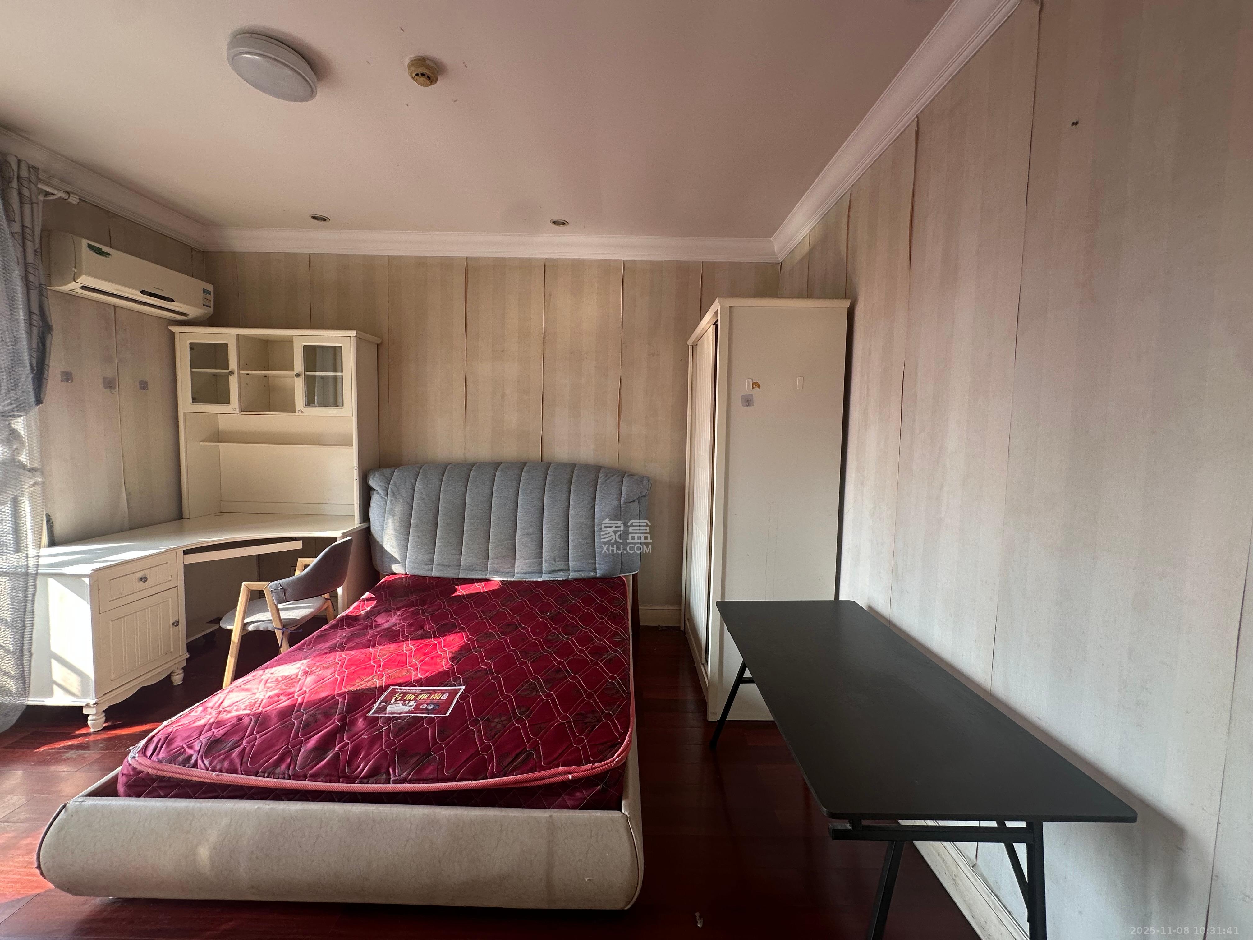 郡原广场 1室1厅1卫 1100.0元/月 郡原广场 1室1厅1卫 1100.0元/月室内图