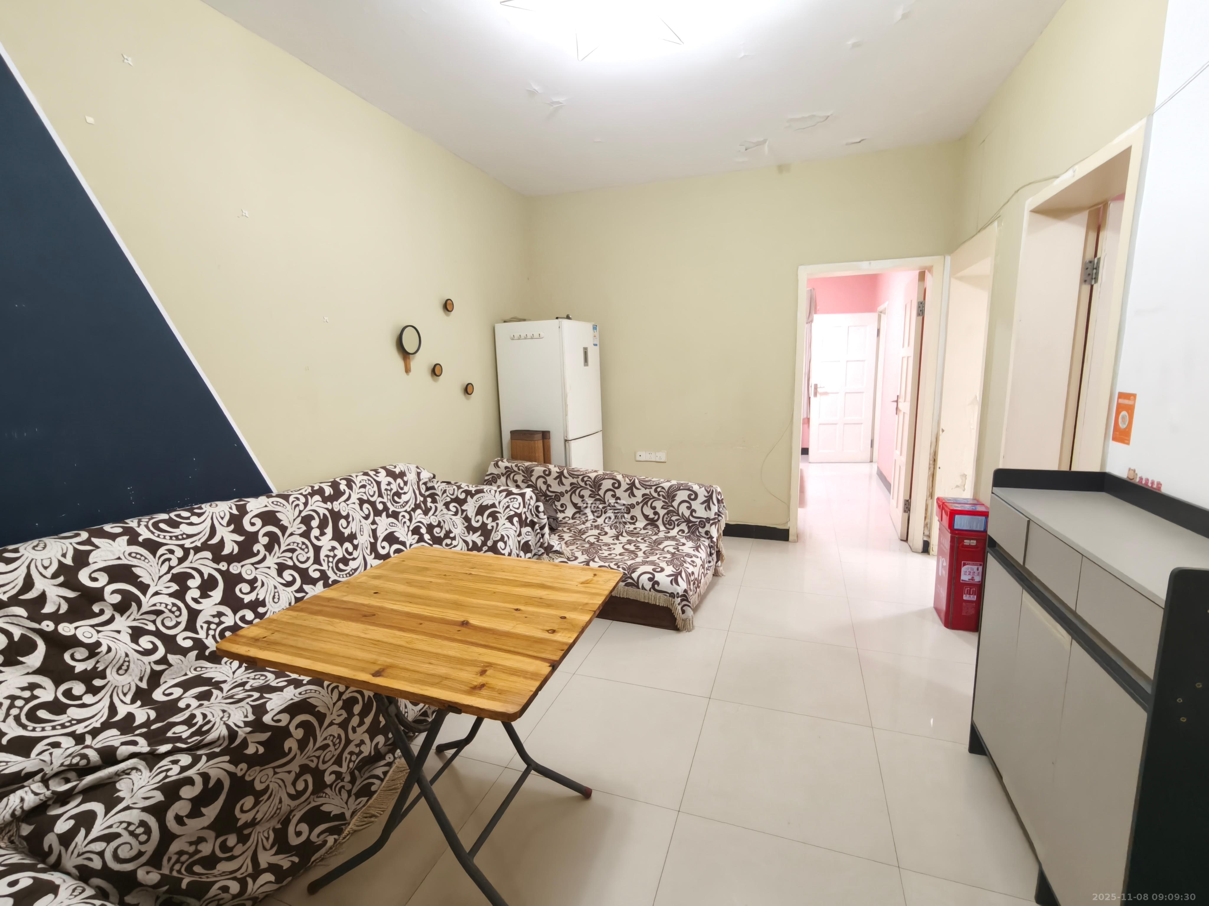 税务局宿舍（人民西路251号）  2室1厅1卫    2600.0元/月