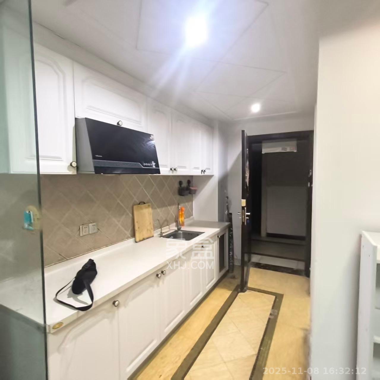 沁园春御院  1室1厅1卫    1700.0元/月室内图