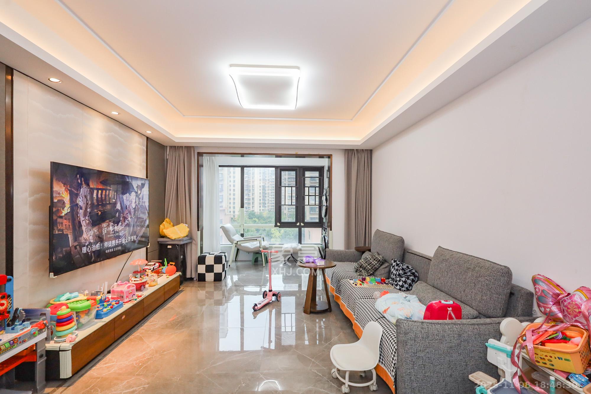 金茂建发泊悦  3室2厅2卫    158.0万