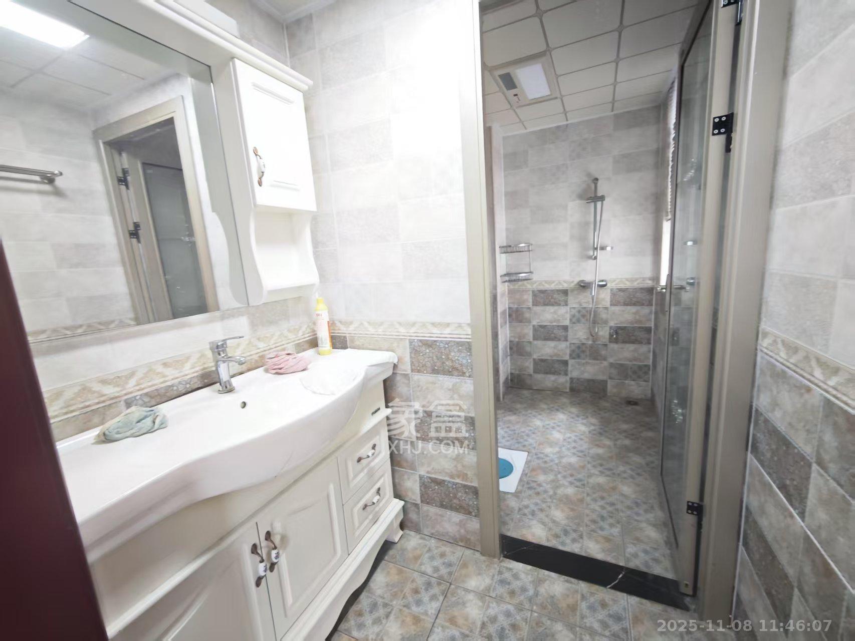 恒基凯旋门三期  3室2厅1卫    2000.0元/月室内图