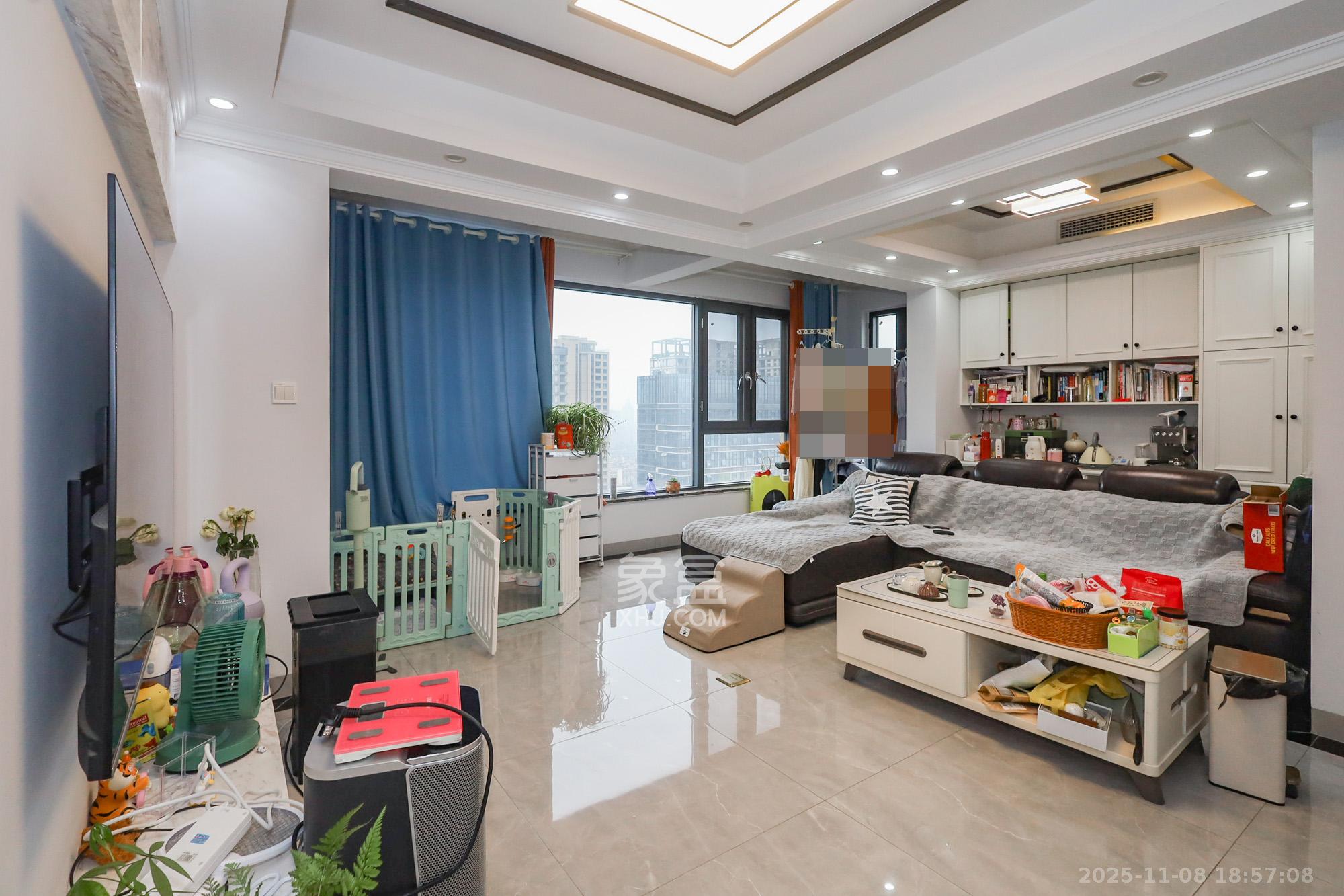 协信星澜汇  4室2厅2卫    148.0万