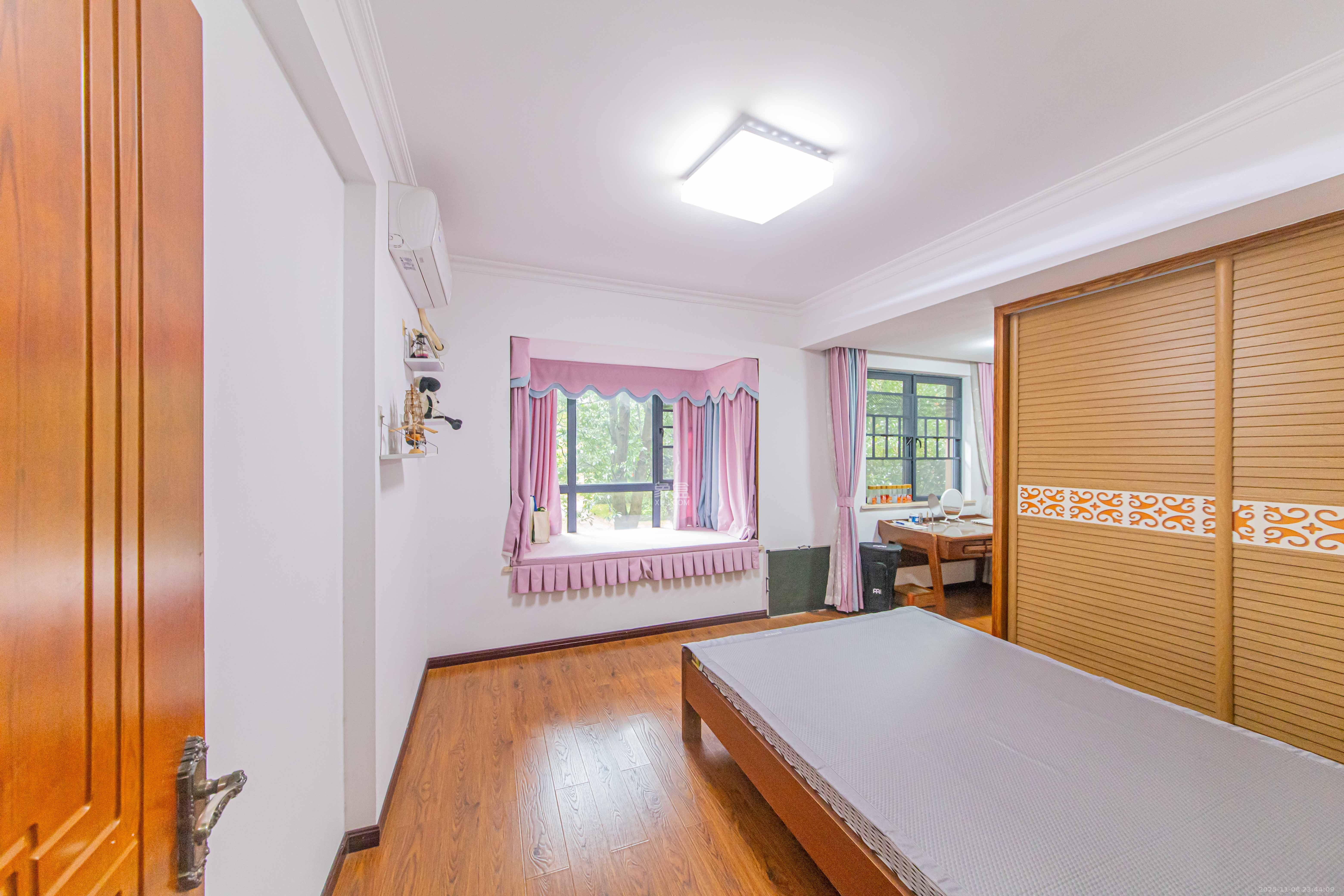 中建芙蓉嘉苑 1室2厅1卫 130.0万 中建芙蓉嘉苑 1室2厅1卫 130.0万卧室