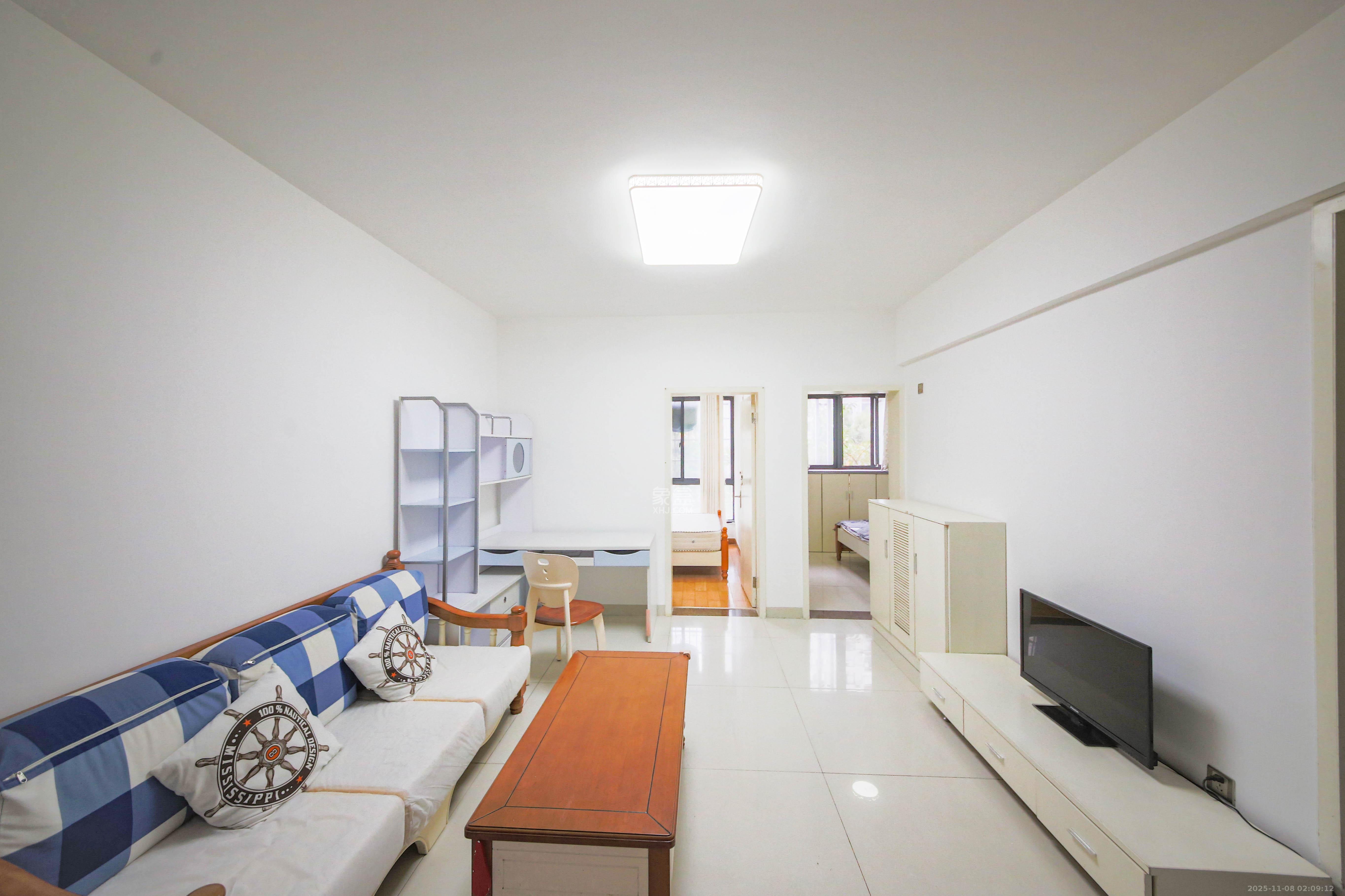 长大彩虹都 2室2厅1卫 40.8万 长大彩虹都 2室2厅1卫 40.8万客厅