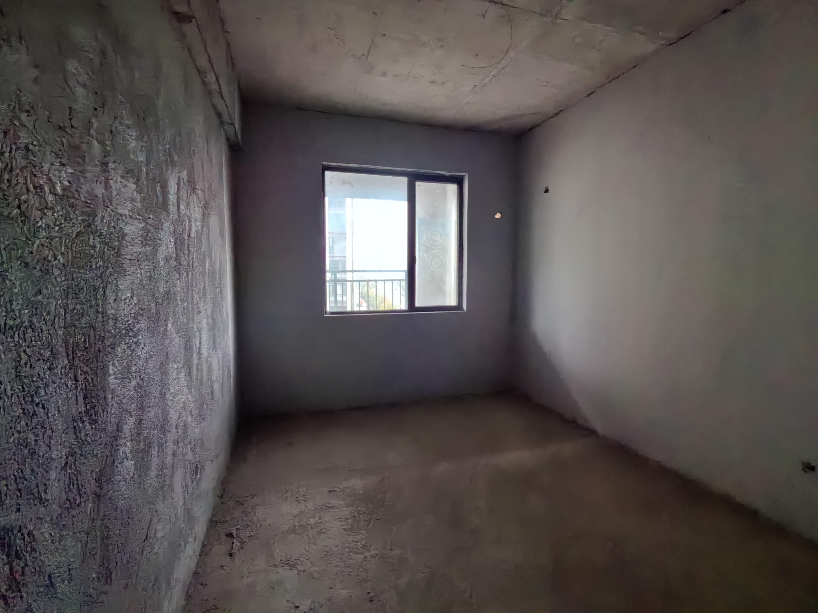 大汉龙城  3室2厅2卫    65.8万卧室