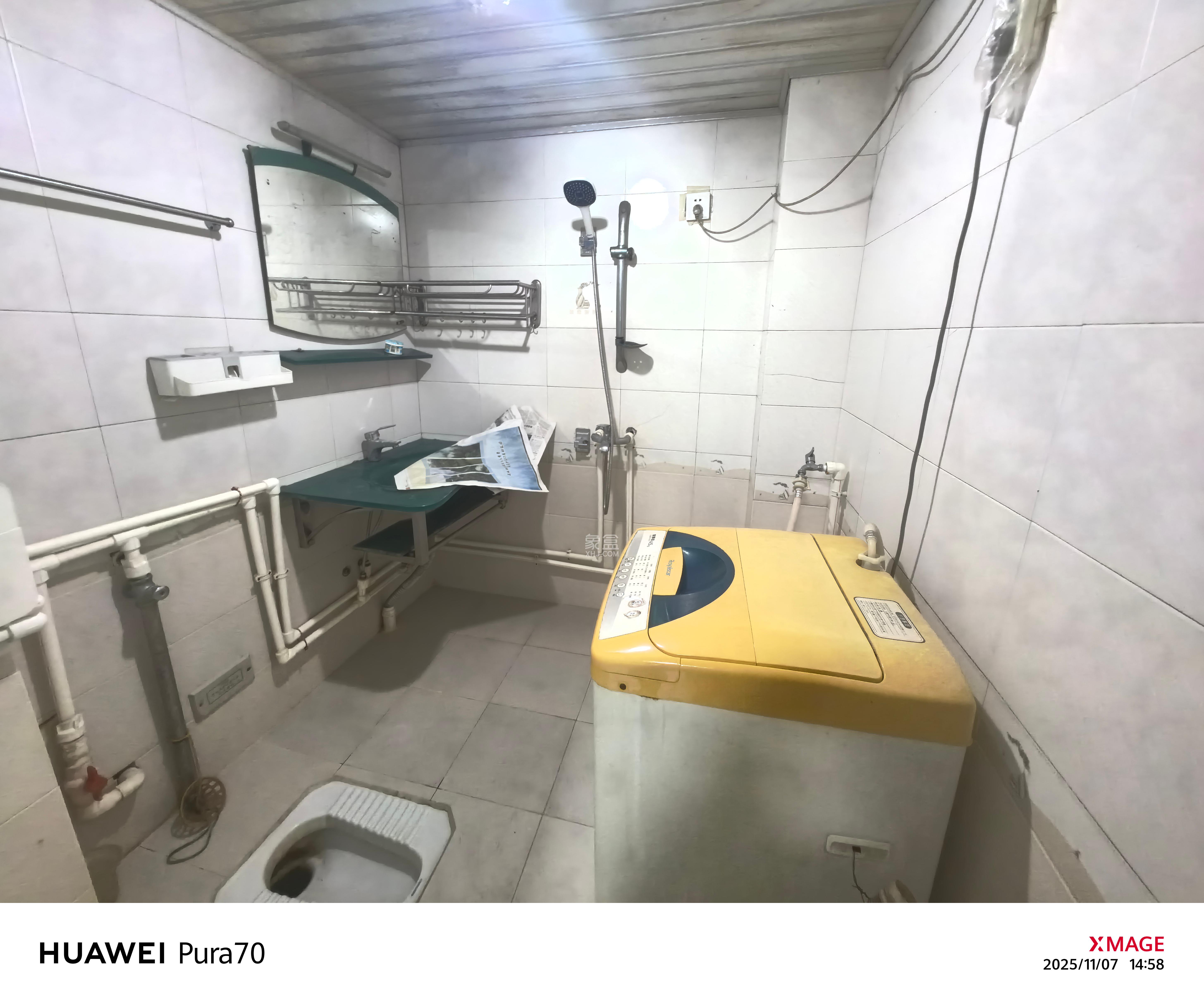 中南汽车世界  2室2厅1卫    1200.0元/月室内图