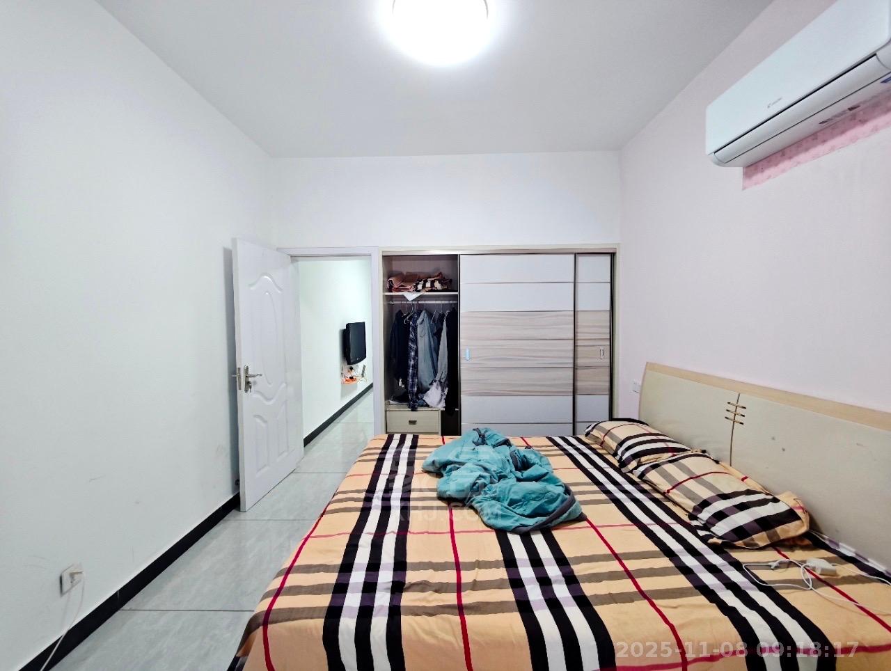 金色地标  1室1厅1卫    1050.0元/月室内图1