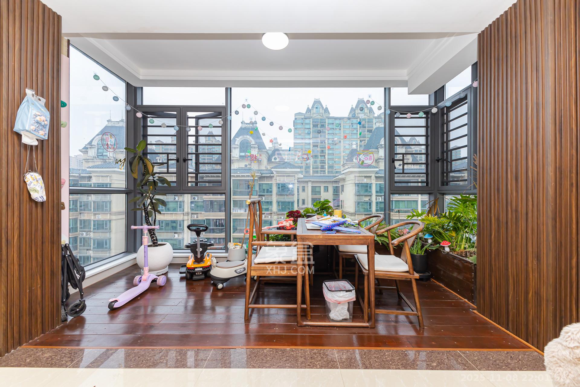 恒大名都 4室2厅2卫 98.0万 恒大名都 4室2厅2卫 98.0万阳台