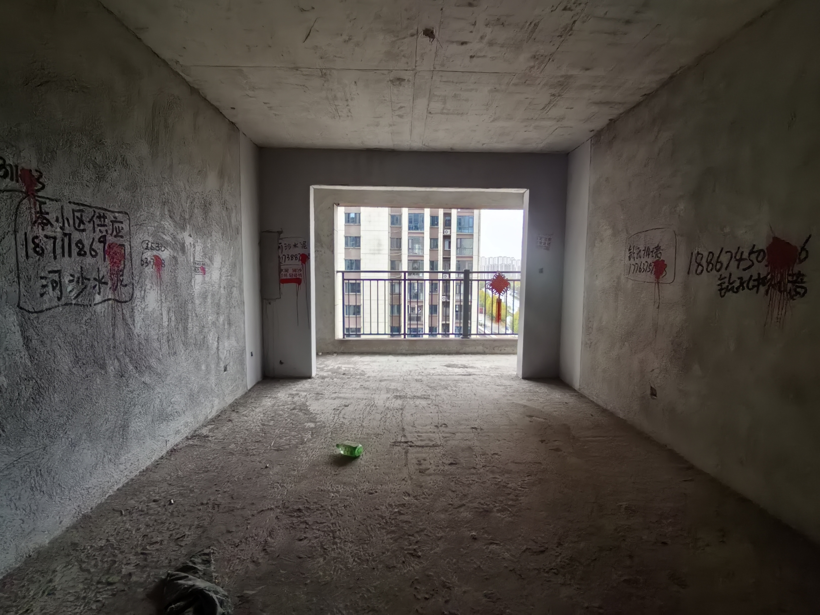 大汉龙城  3室2厅2卫    65.8万