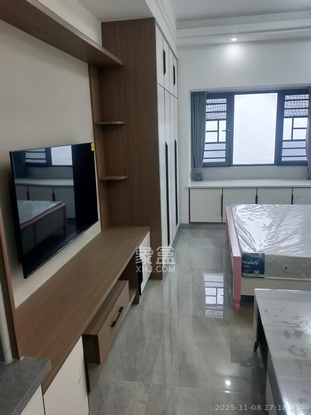 绿洲花园  1室1厅1卫    1700.0元/月室内图