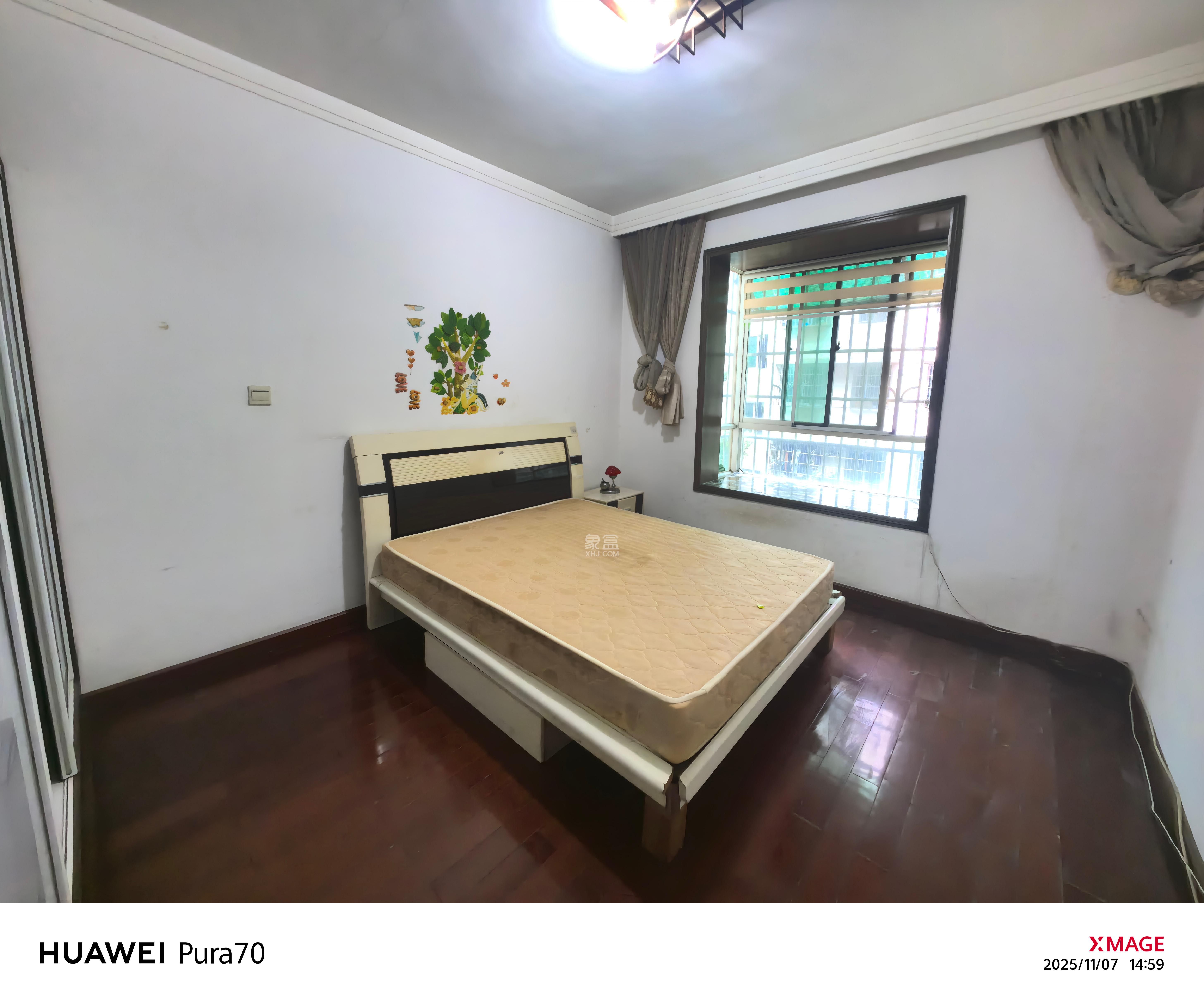 中南汽车世界  2室2厅1卫    1200.0元/月室内图