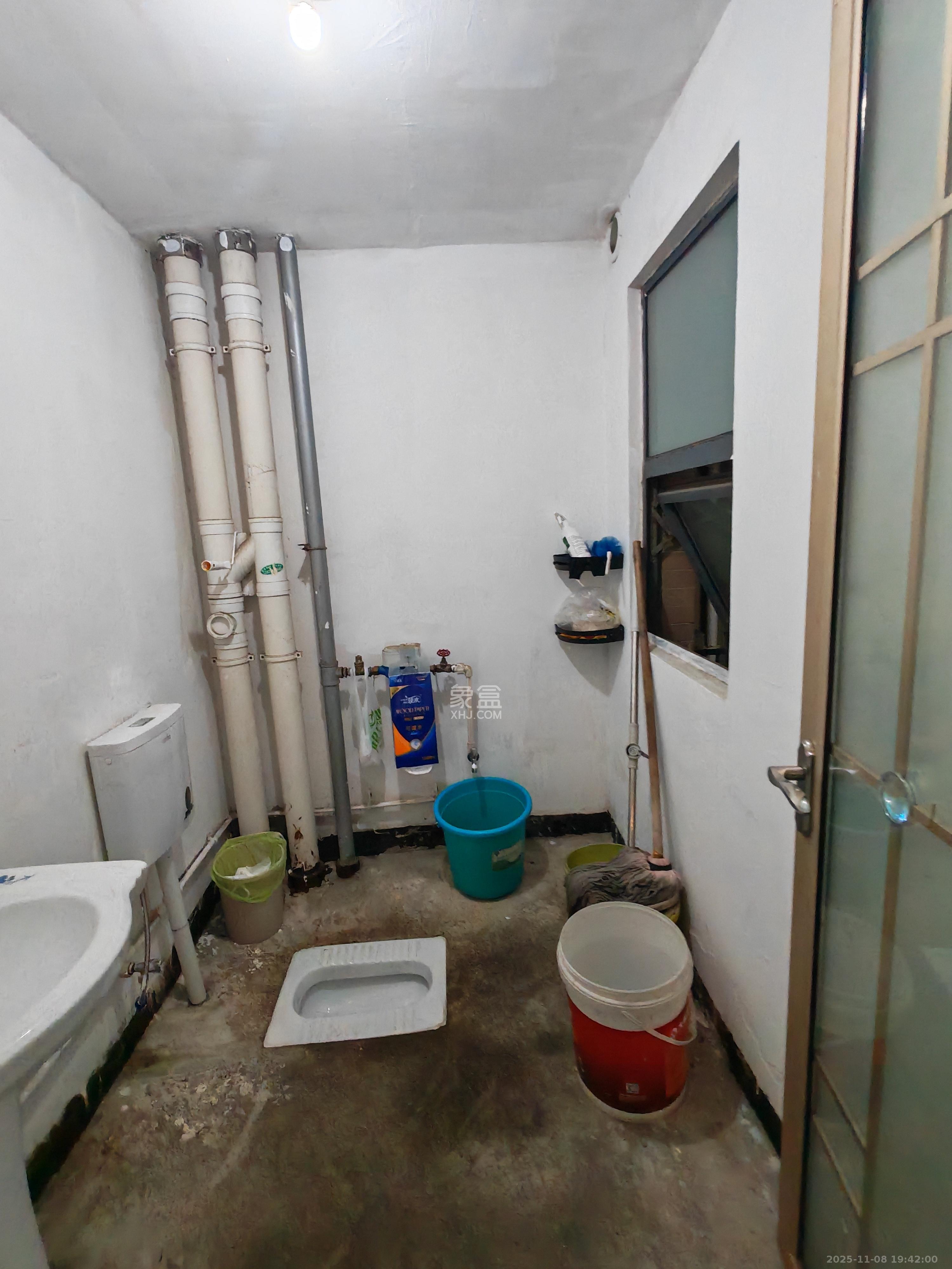 秀峰景园（领秀峰）  3室2厅2卫    1500.0元/月室内图