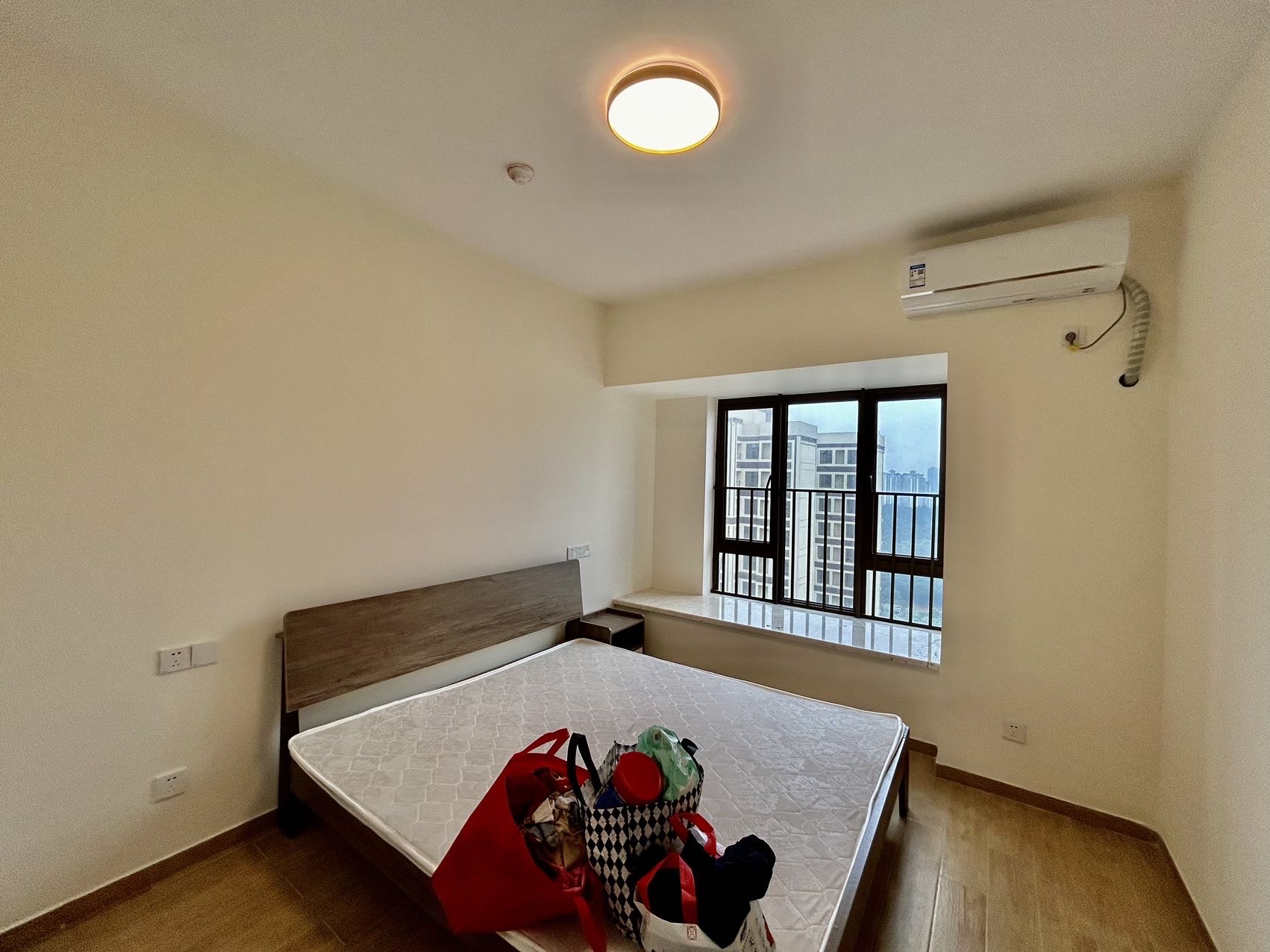 金湖壹号 3室2厅2卫 4800.0元/月 金湖壹号 3室2厅2卫 4800.0元/月室内图