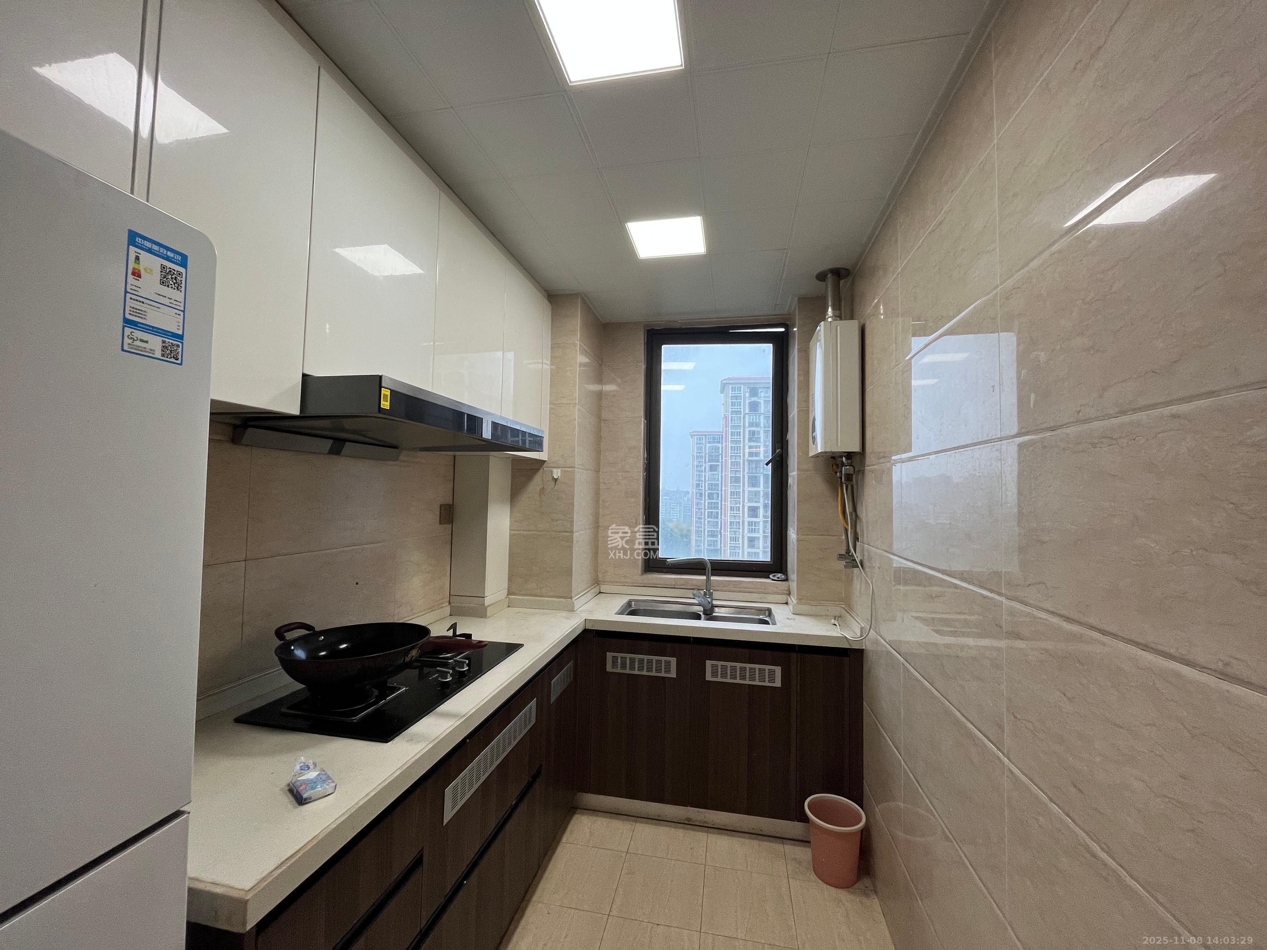 鑫苑芙蓉鑫家  3室2厅2卫    2600.0元/月室内图