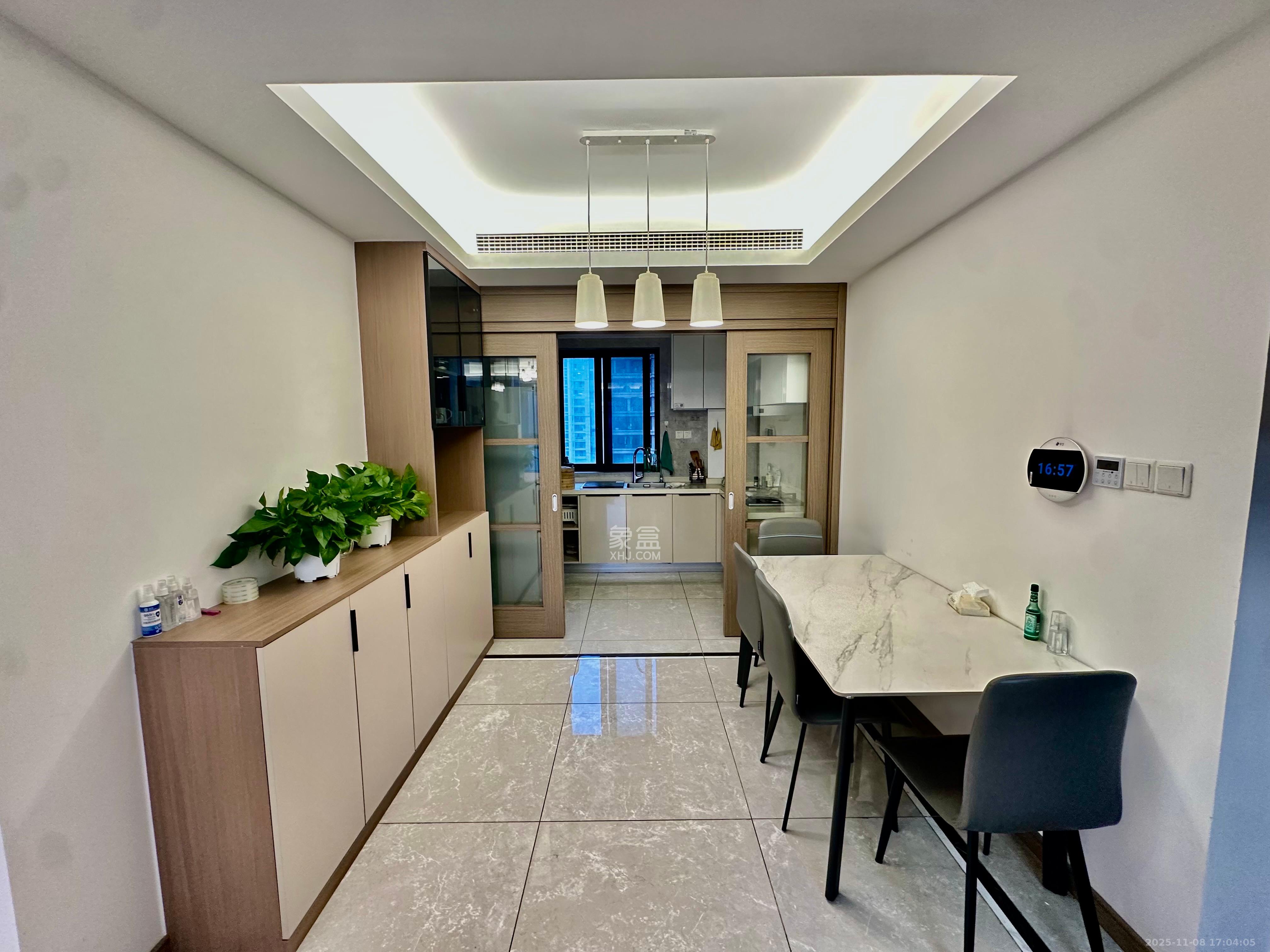 龙湖铂金中心(龙湖春江郦城) 3室2厅2卫 5500.0元/月 龙湖铂金中心(龙湖春江郦城) 3室2厅2卫 5500.0元/月室内图