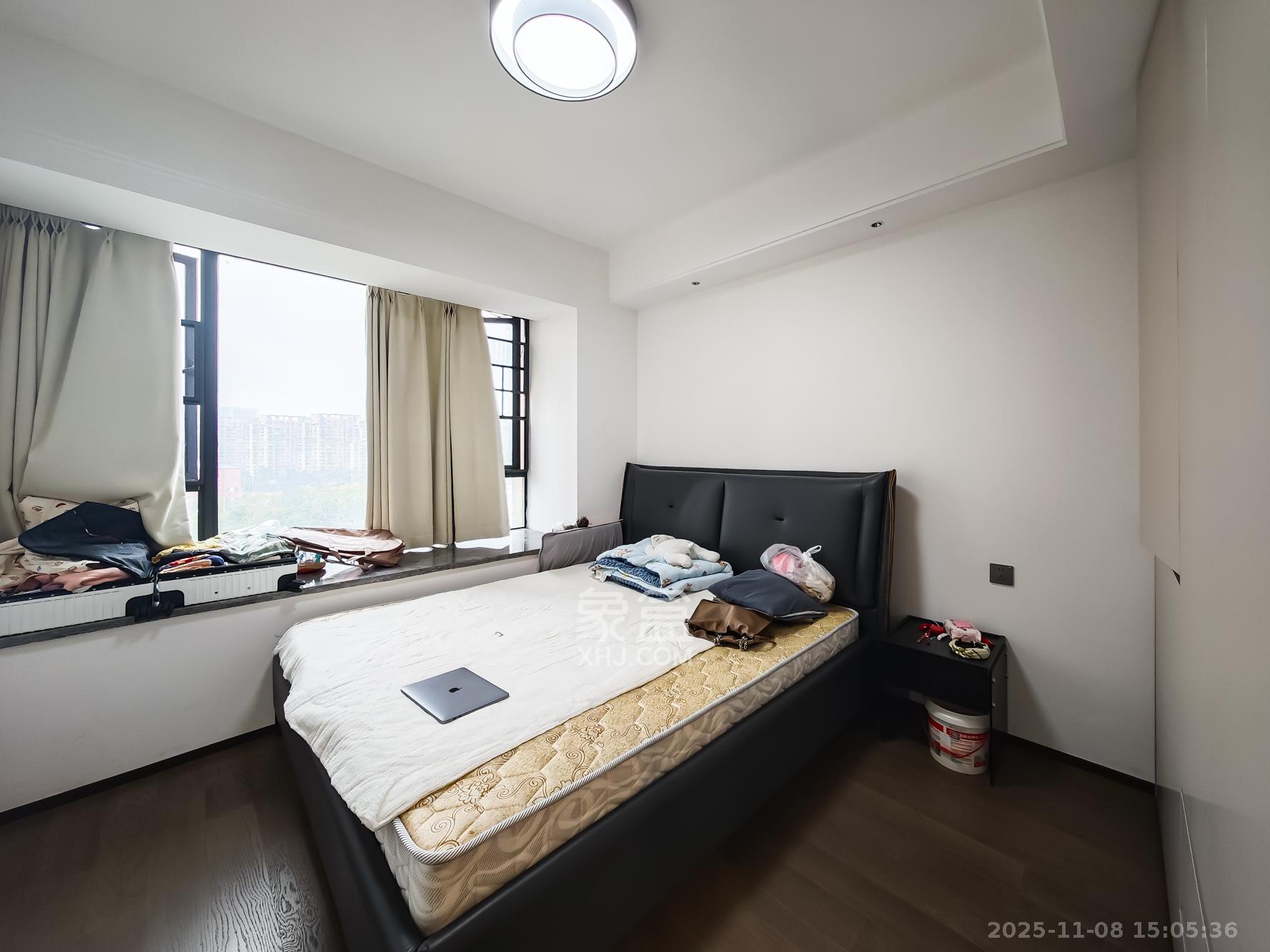 中欣楚天御府B区观澜  4室2厅2卫    278.0万卧室