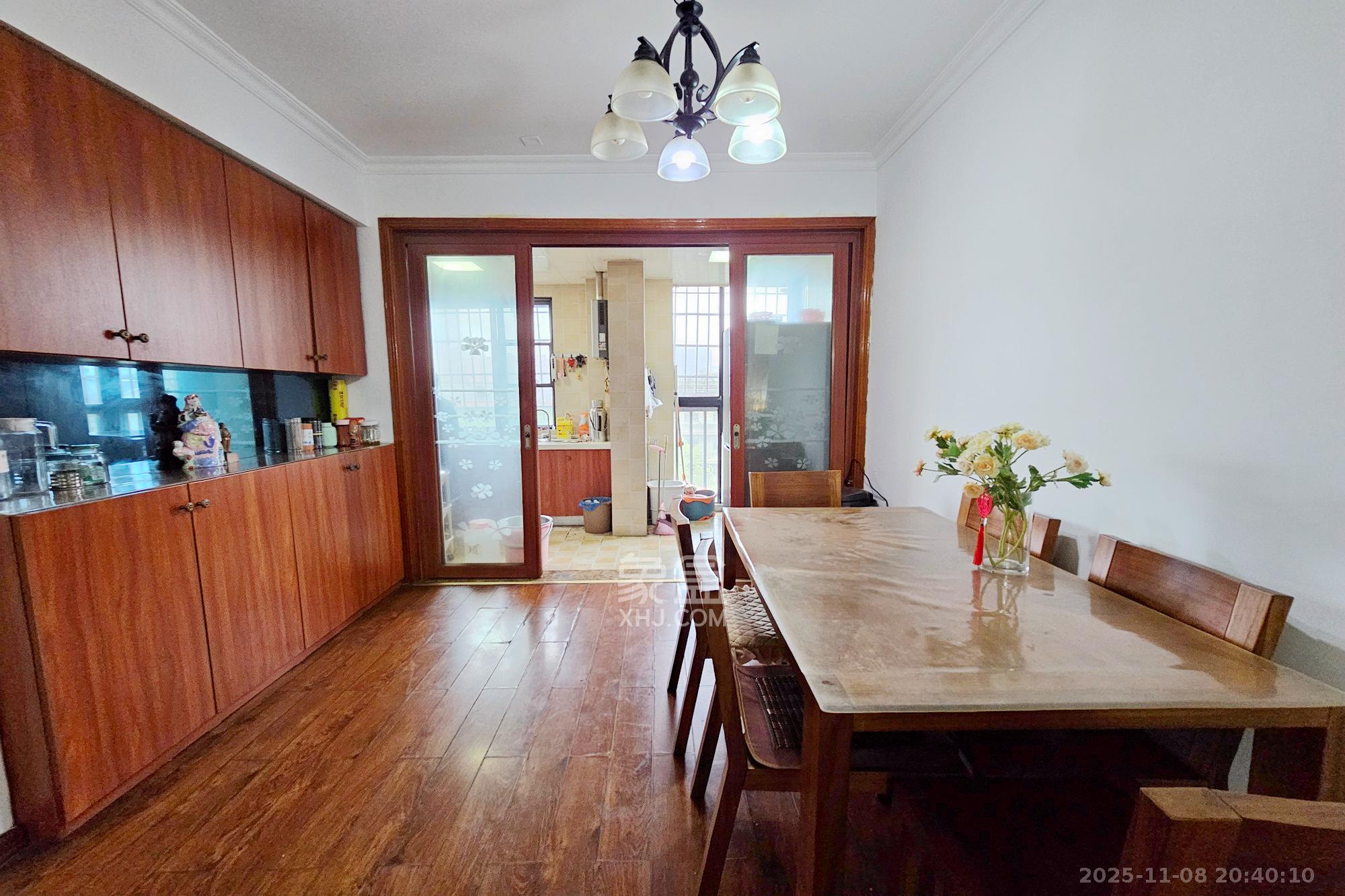 三江花中城  2室2厅1卫    88.0万客厅