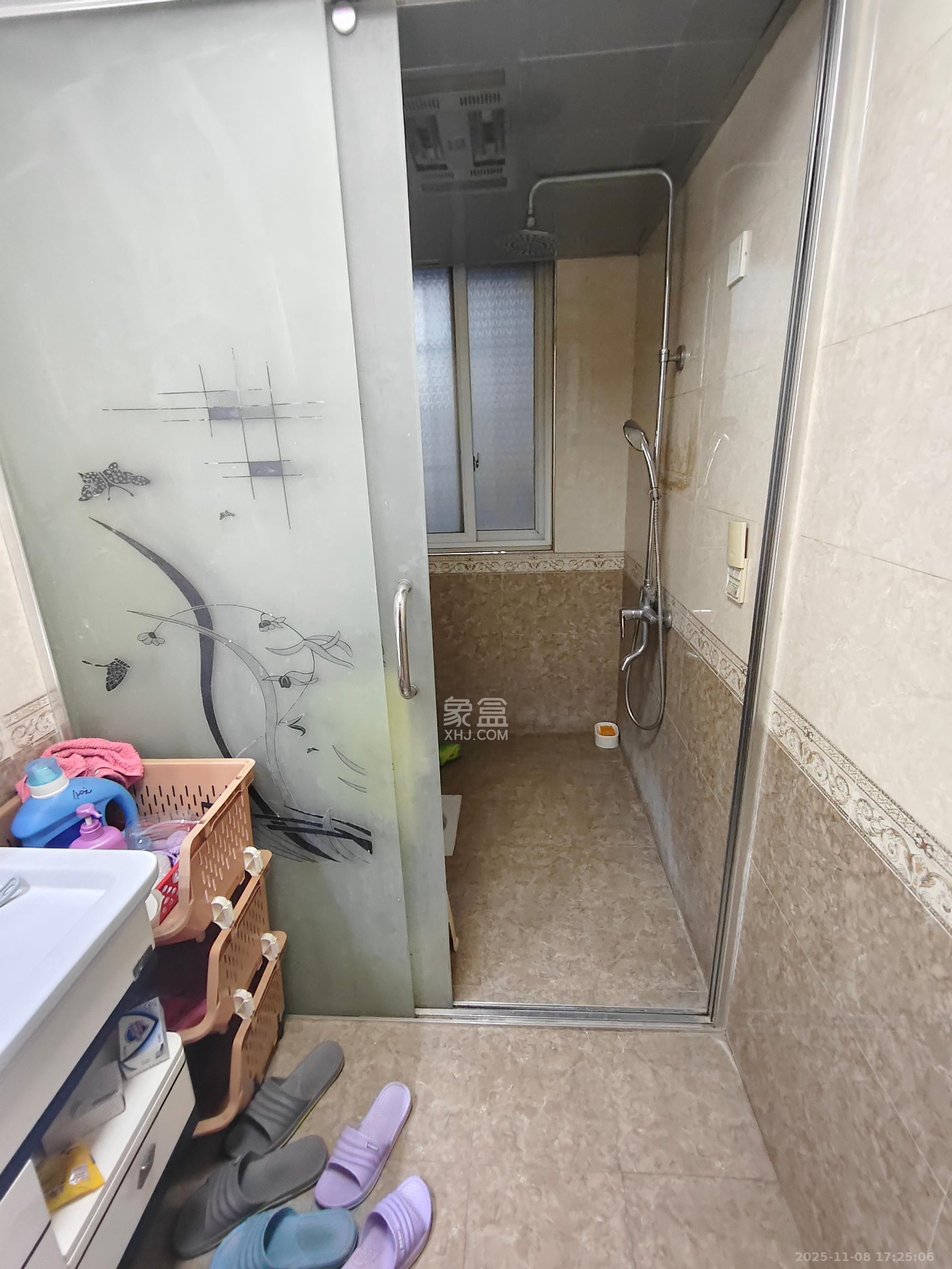 爵士湘 3室2厅1卫 1600.0元/月 爵士湘 3室2厅1卫 1600.0元/月室内图