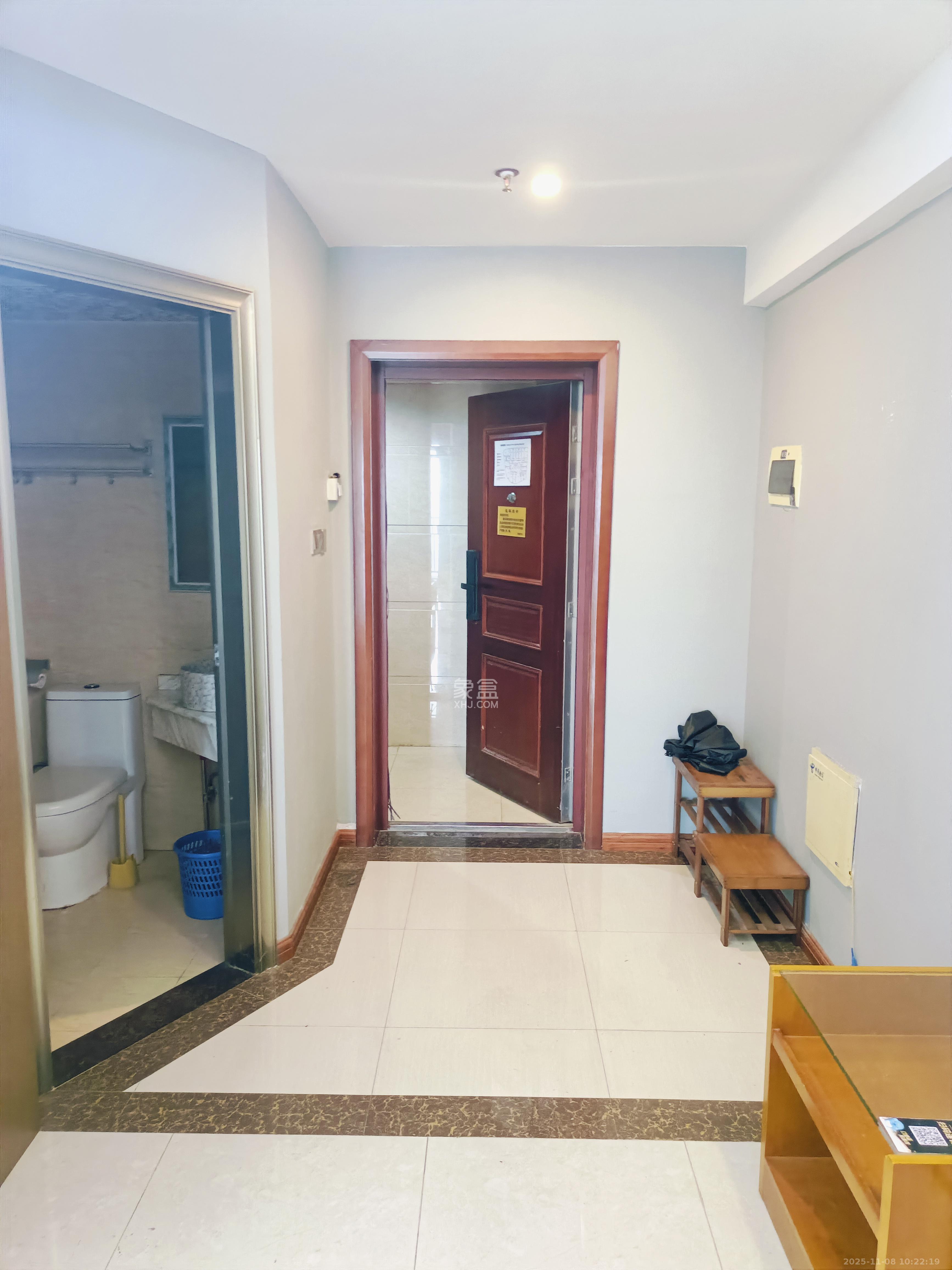 鸥波港湾  1室1厅1卫    1900.0元/月室内图