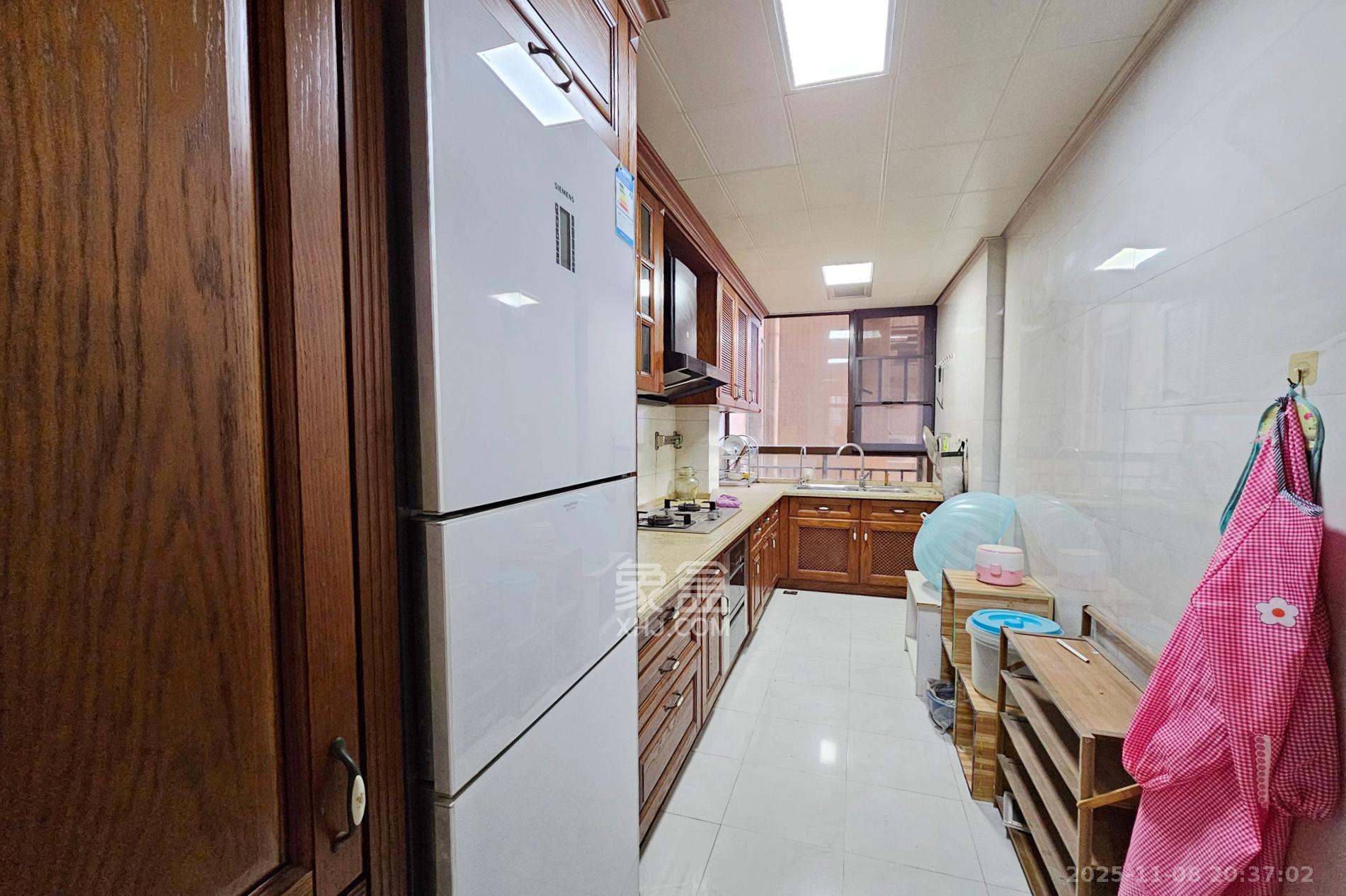 融科檀香山（融科紫檀、香山国际）  4室2厅2卫    188.0万厨房