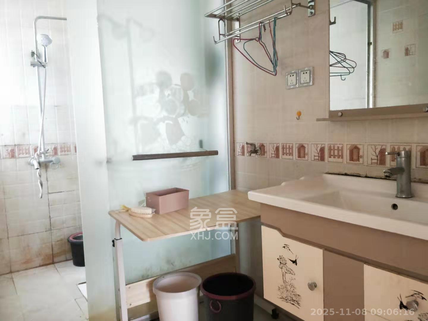 莱茵城  2室2厅1卫    2000.0元/月室内图